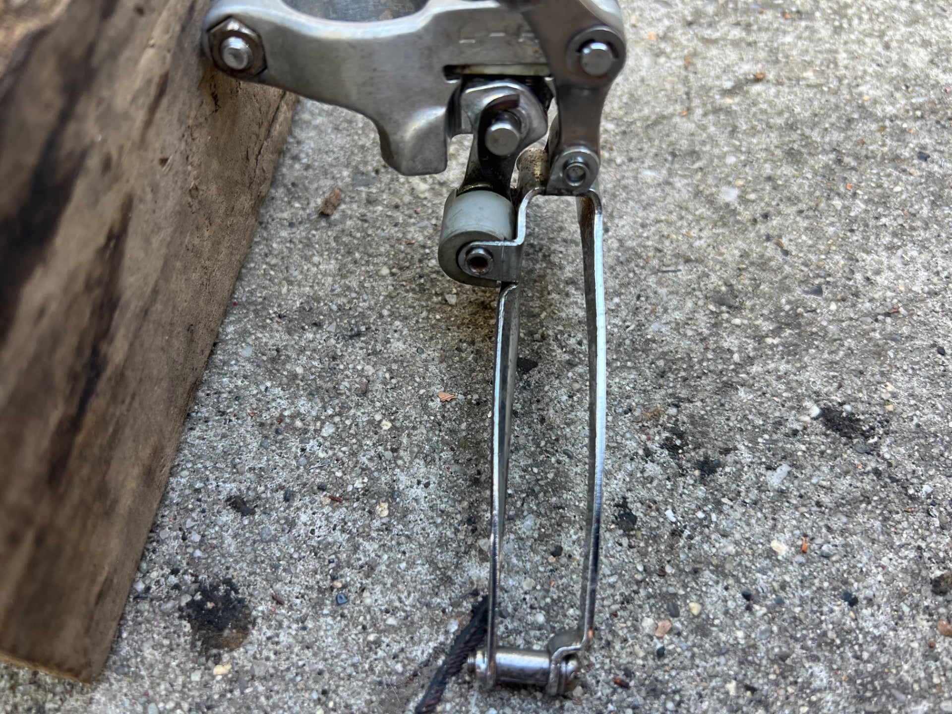 Shimano 600 FD-6207 28.6mm Bottom Pull Front Derailleur Double Vintage Retro  - Image 7