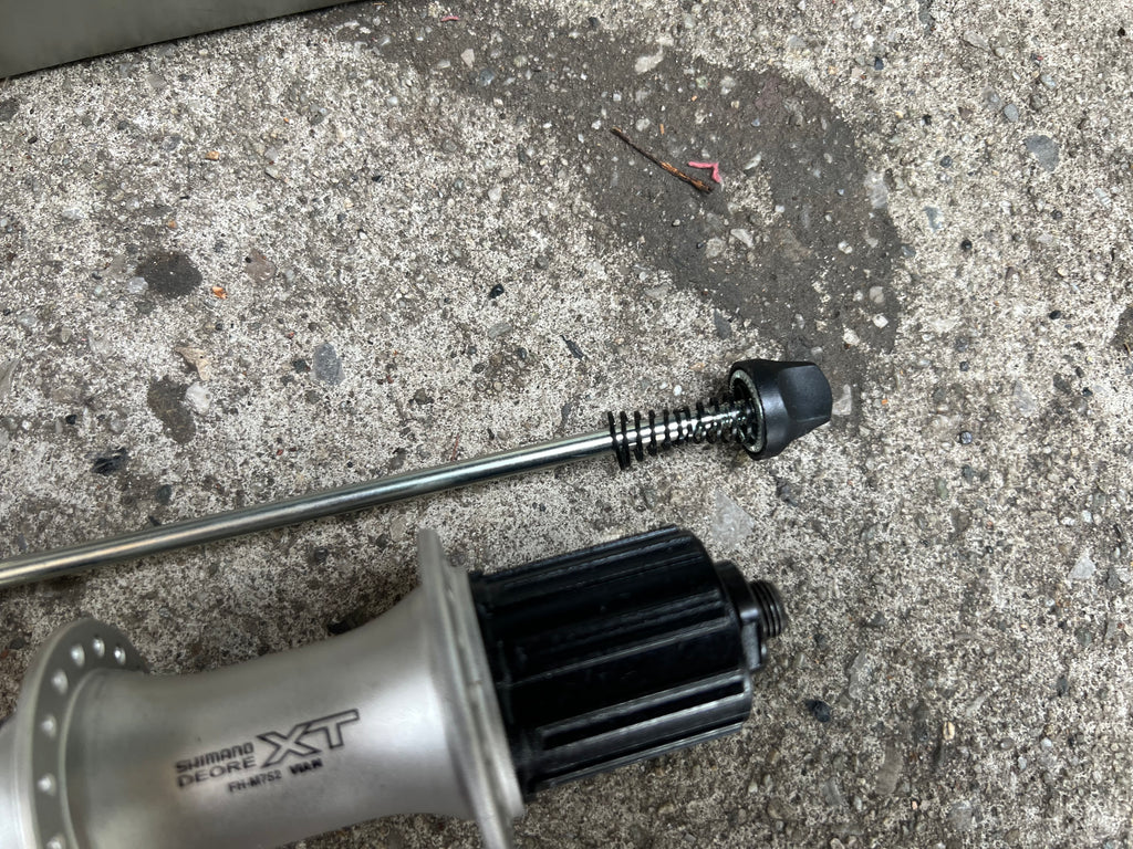 NOS Shimano Deore XT FH-M752 36H 135mm Rear Hub w Skewer Vintage MTB 8/9/10 Speed