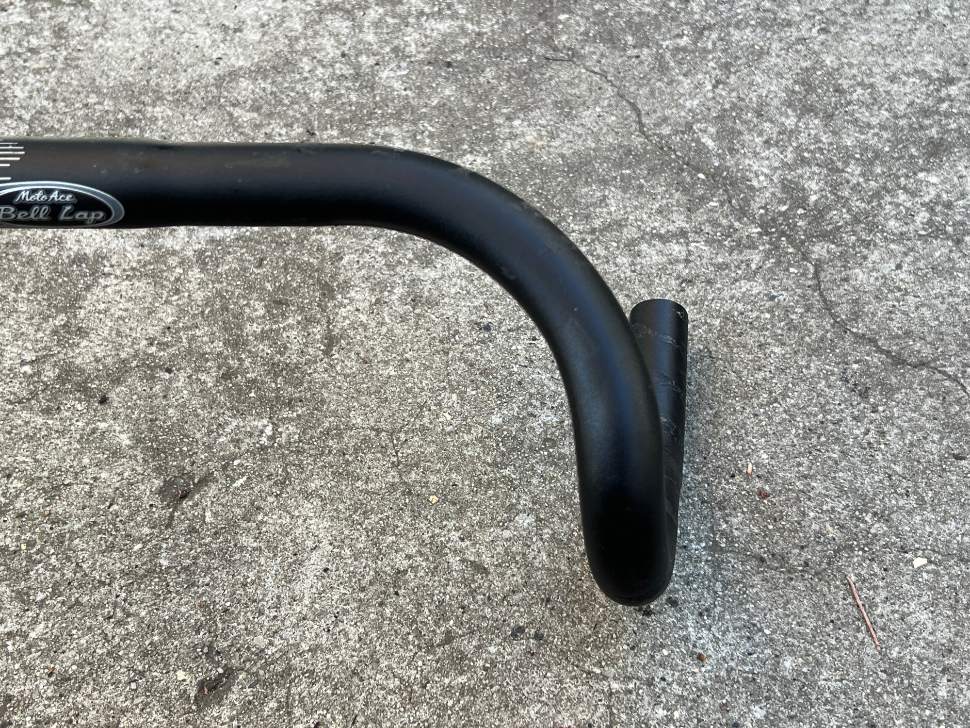 Salsa Moto Ace Bell Lap 26.0x460mm Flared Aluminum Black Drop Bars Road