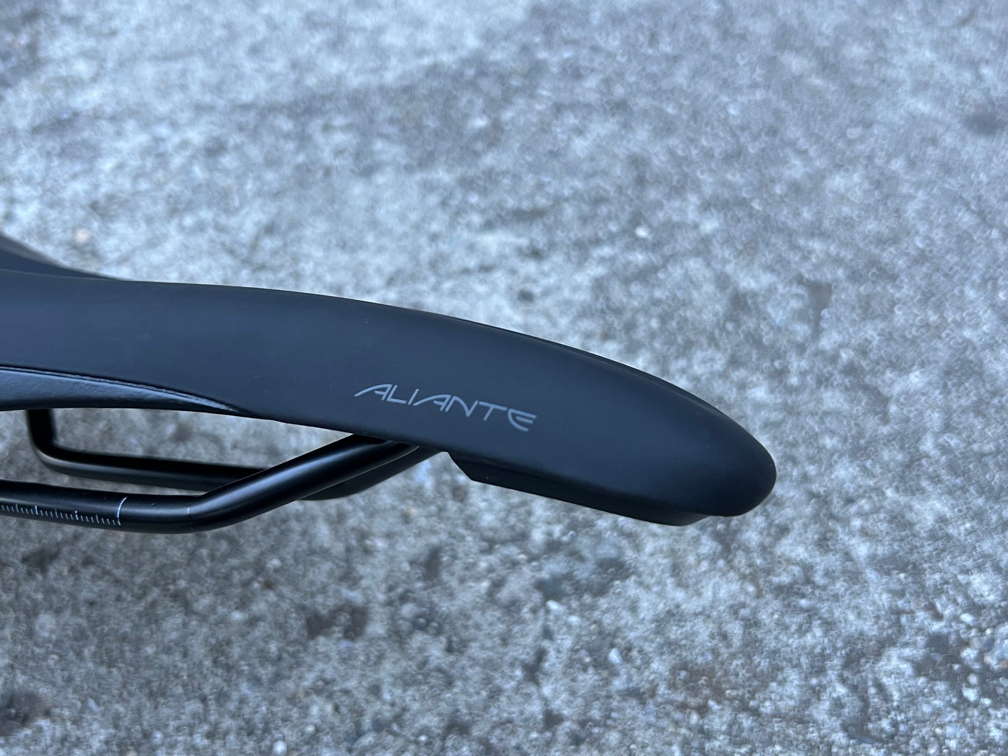 Fizik Aliante Tempo Wide Saddle 275x150mm Road Bike Cycling Gravel
