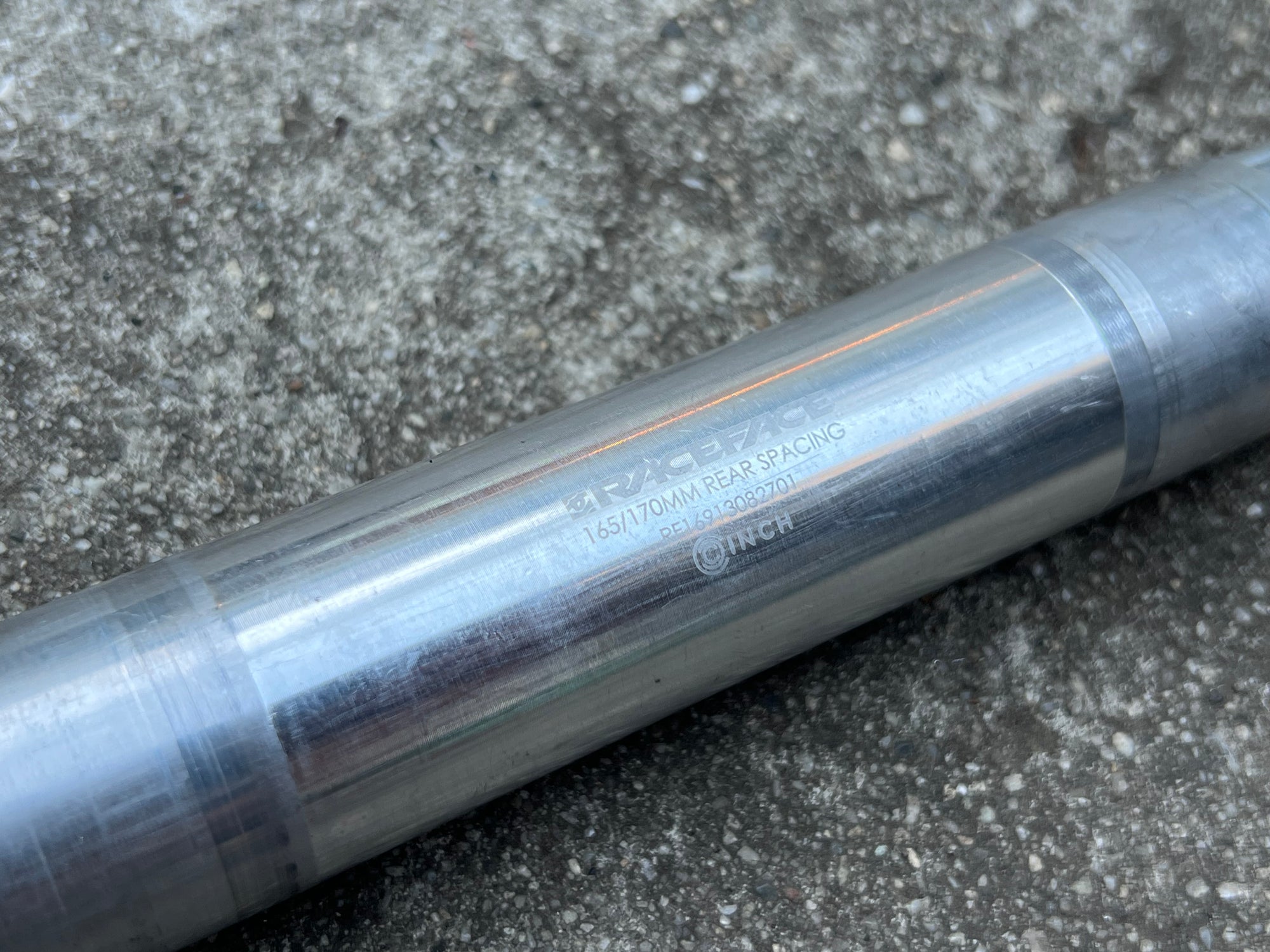 Raceface Cinch Crank Spindle 170mm Width 30mm Thickness Silver MTB Boost