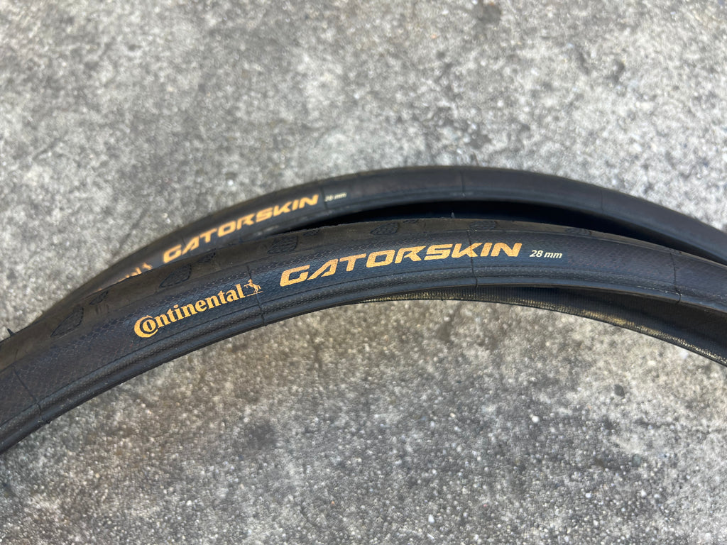NOS NEW Continental Gatorskin 26x1 1/8” 559x28 Tires MTB Hybrid Commuter Bike