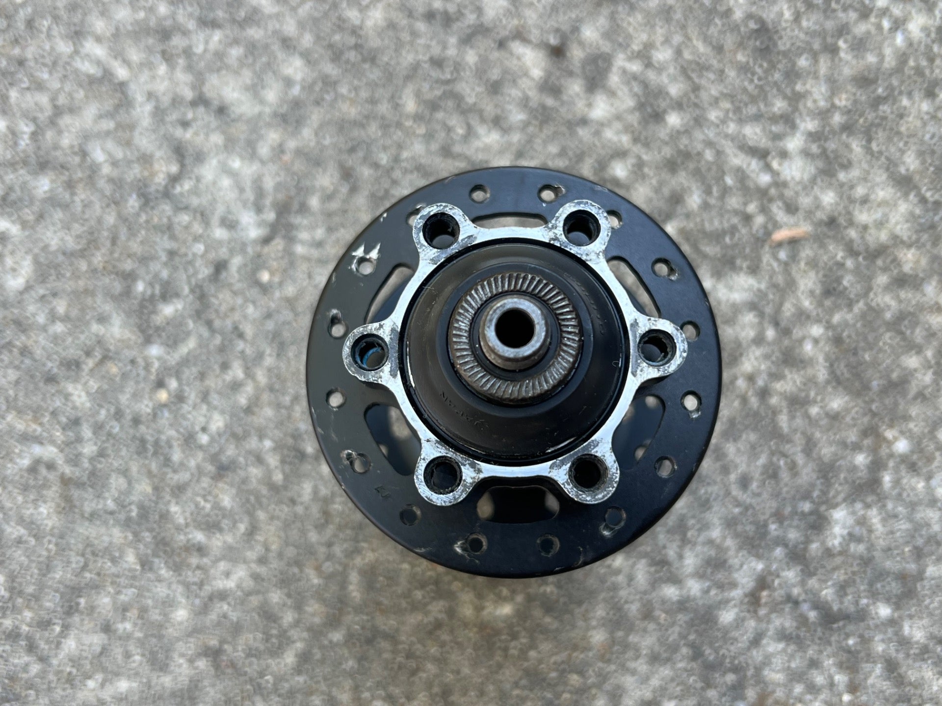 Shimano Deore XT FH-M756 Rear Hub 32H Hole 135mm 8/9/10 Speed MTB Disc 6 Bolt - Image 8