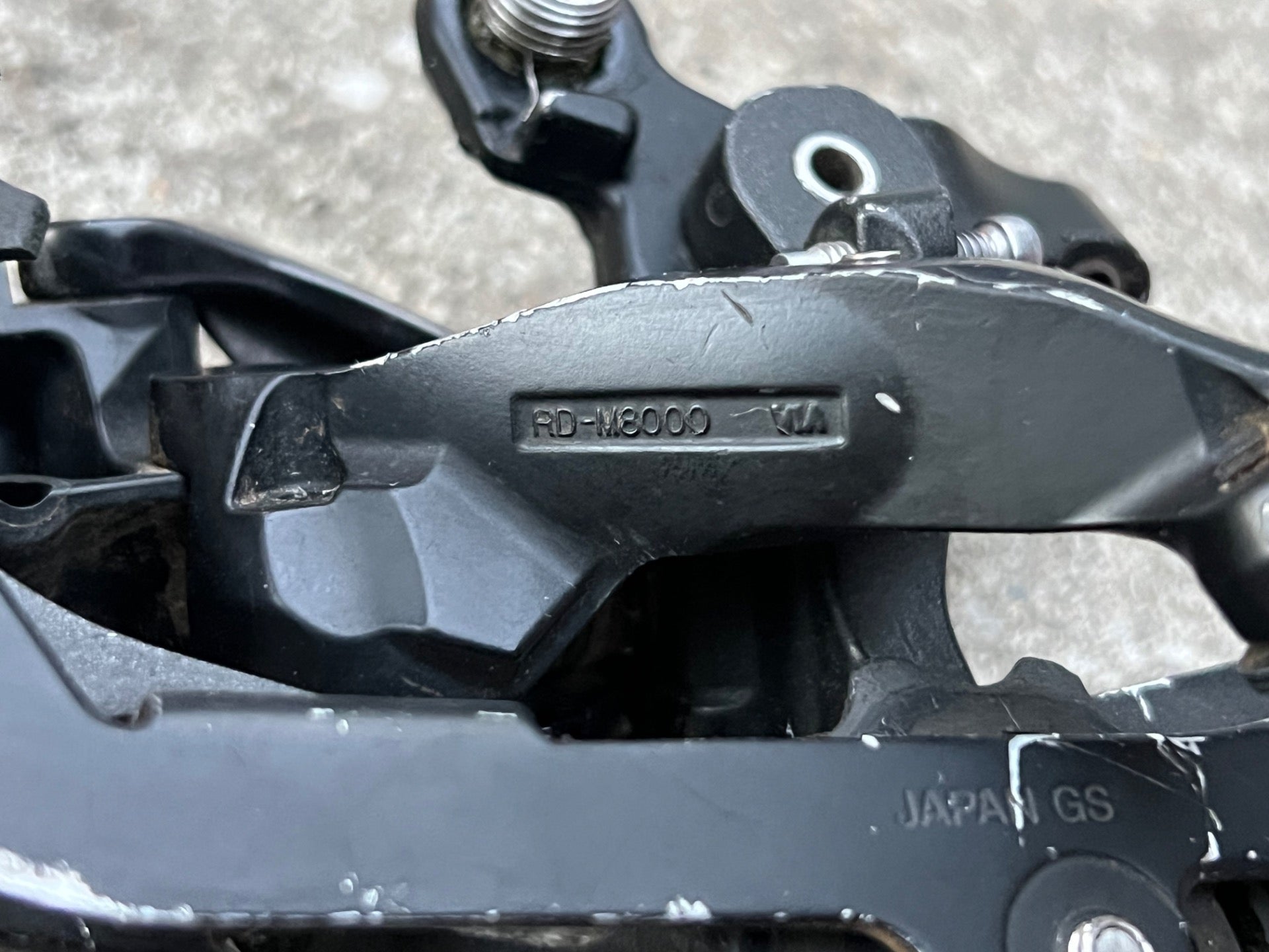 Shimano Deore XT M8000 GS 11 Speed Medium Cage Rear Derailleur Clutch Shadow  - Image 9