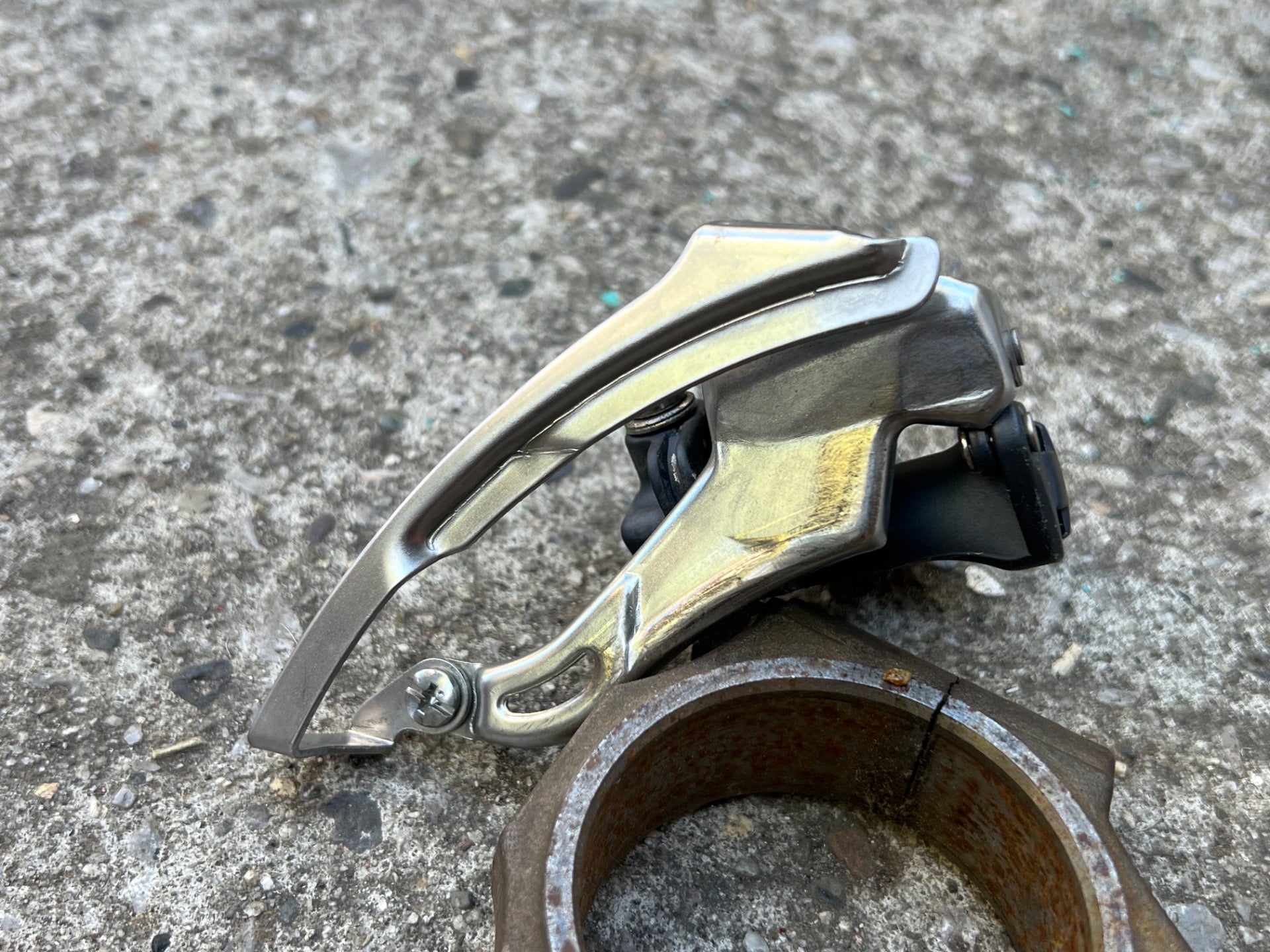 Shimano Deore LX FD-M570 28.6mm Bottom Pull Front Derailleur Triple Low Clamp  - Image 8