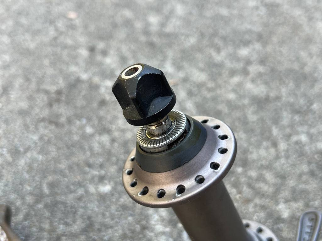 Shimano XTR HB-M950 Front Hub 32H Hole Gray Vintage MTB 100mm Quick Release XC - Image 8