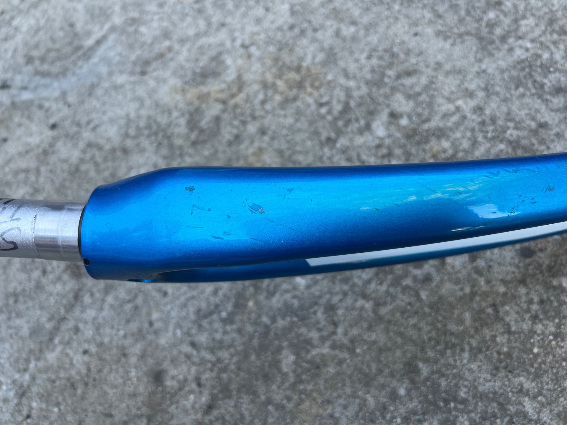 2014 Trek Lexa Carbon Fork 700c 1 1/8” 9” Threadless Steerer Blue White Road  - Image 13
