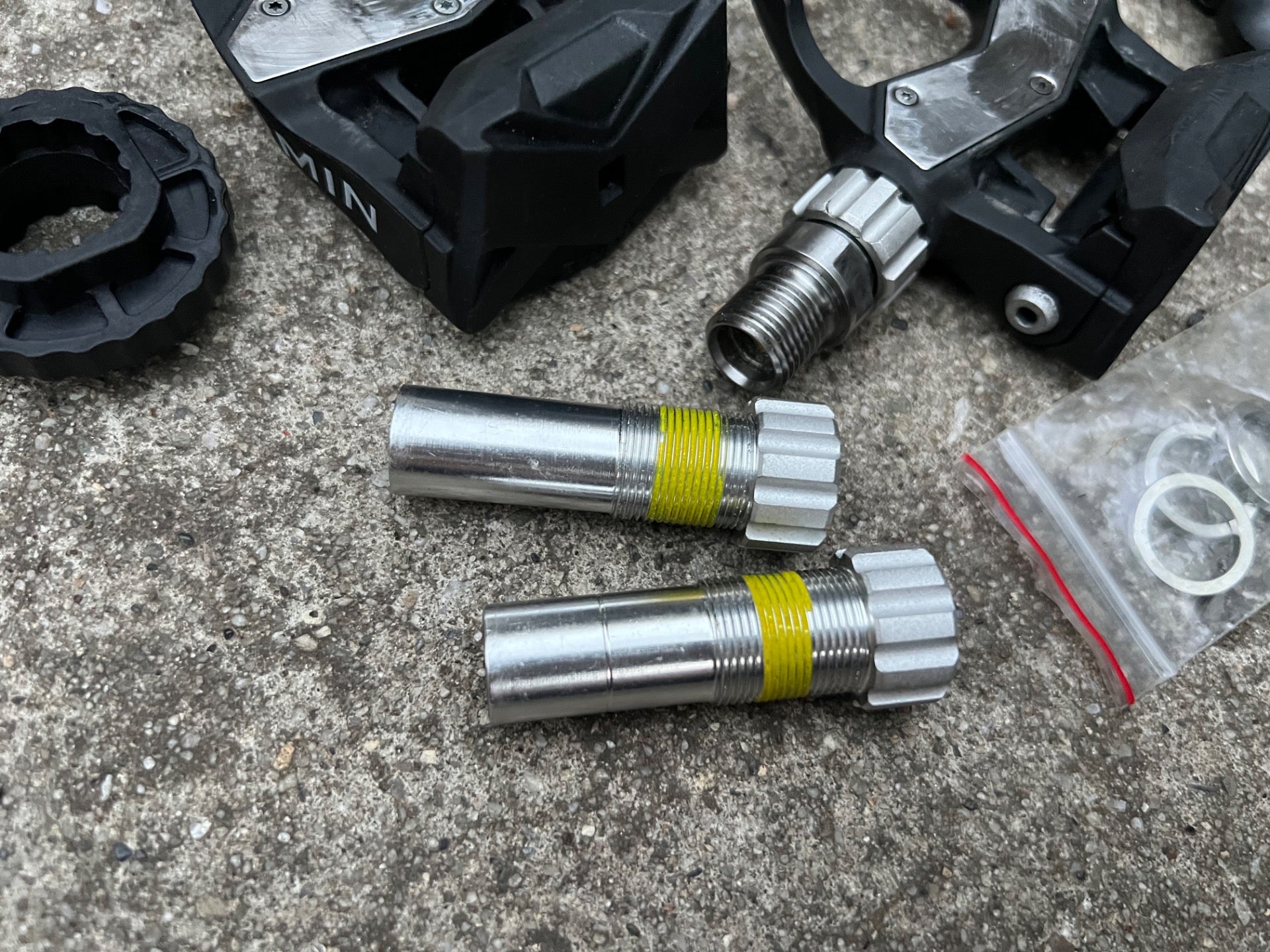 Garmin Vector PR 3 Clipless Pedals Power Meter Plus Spare Parts Black Road  - Image 13