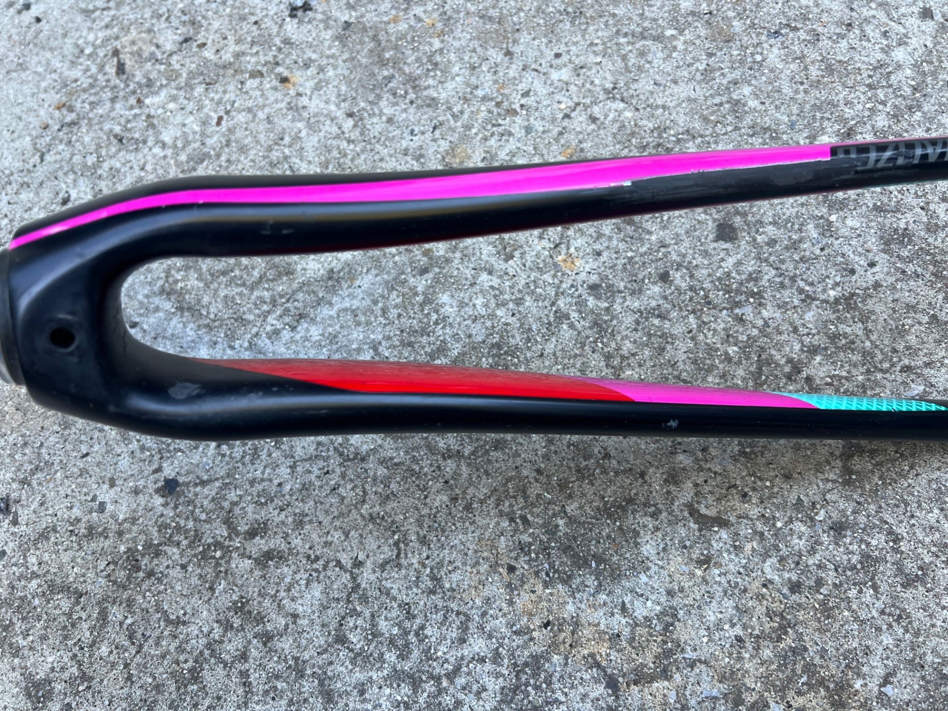 Specialized Carbon Fork 1 1/8” to 1 1/4” Tapered Threadless 8.5in Black Red Pink - Image 15