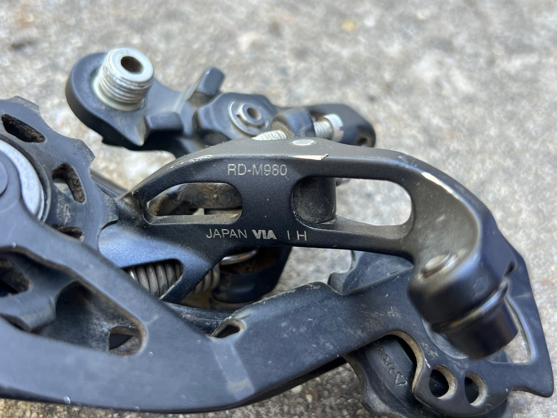 Shimano XTR RD-M980 Rear Derailleur 10 Speed Medium Cage Carbon XC MTB Gravel  - Image 10