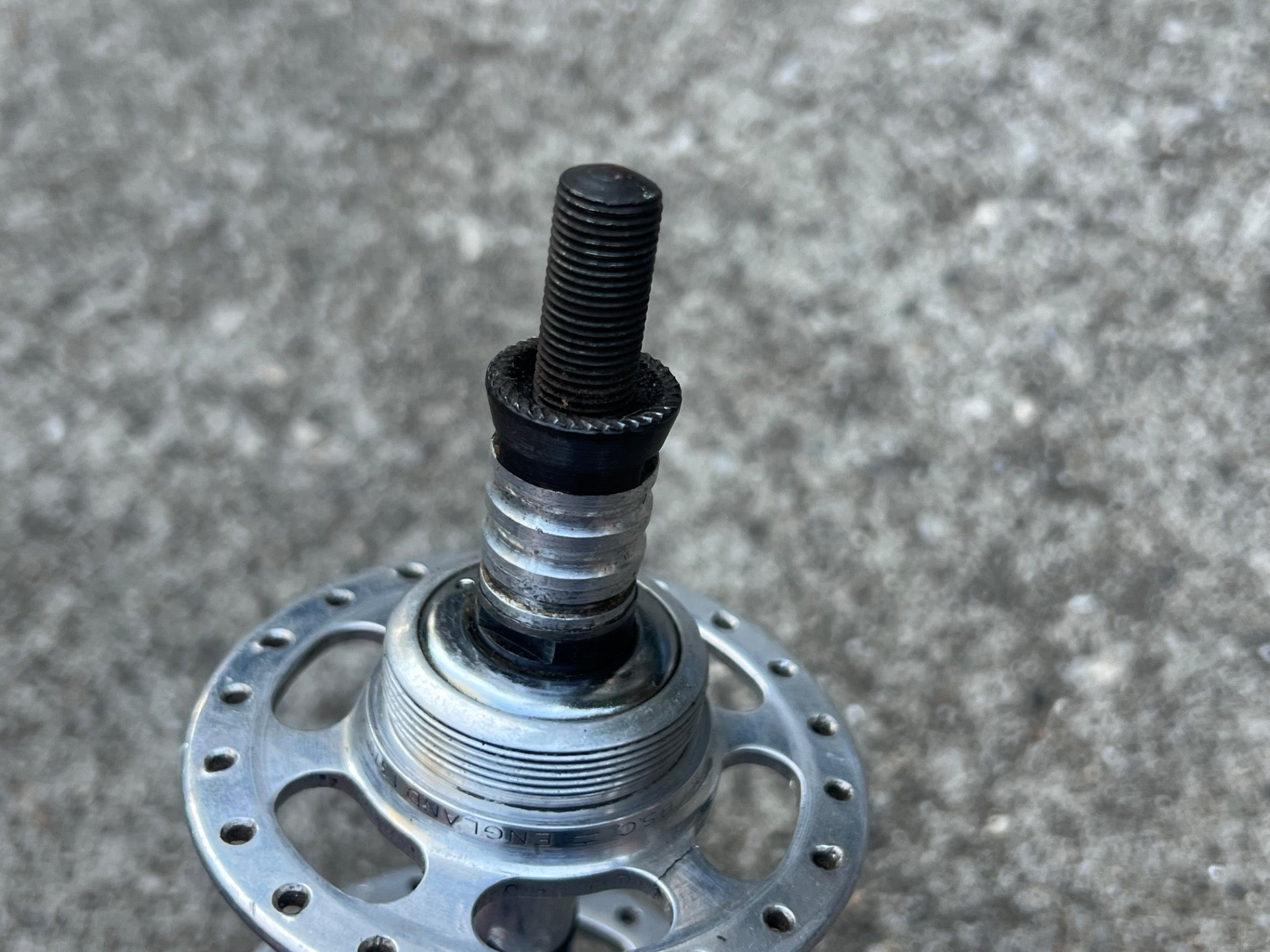 CRACKED Campagnolo Record Pista Rear Track Hub 130mm Silver Solid Axle Vintage  - Image 8
