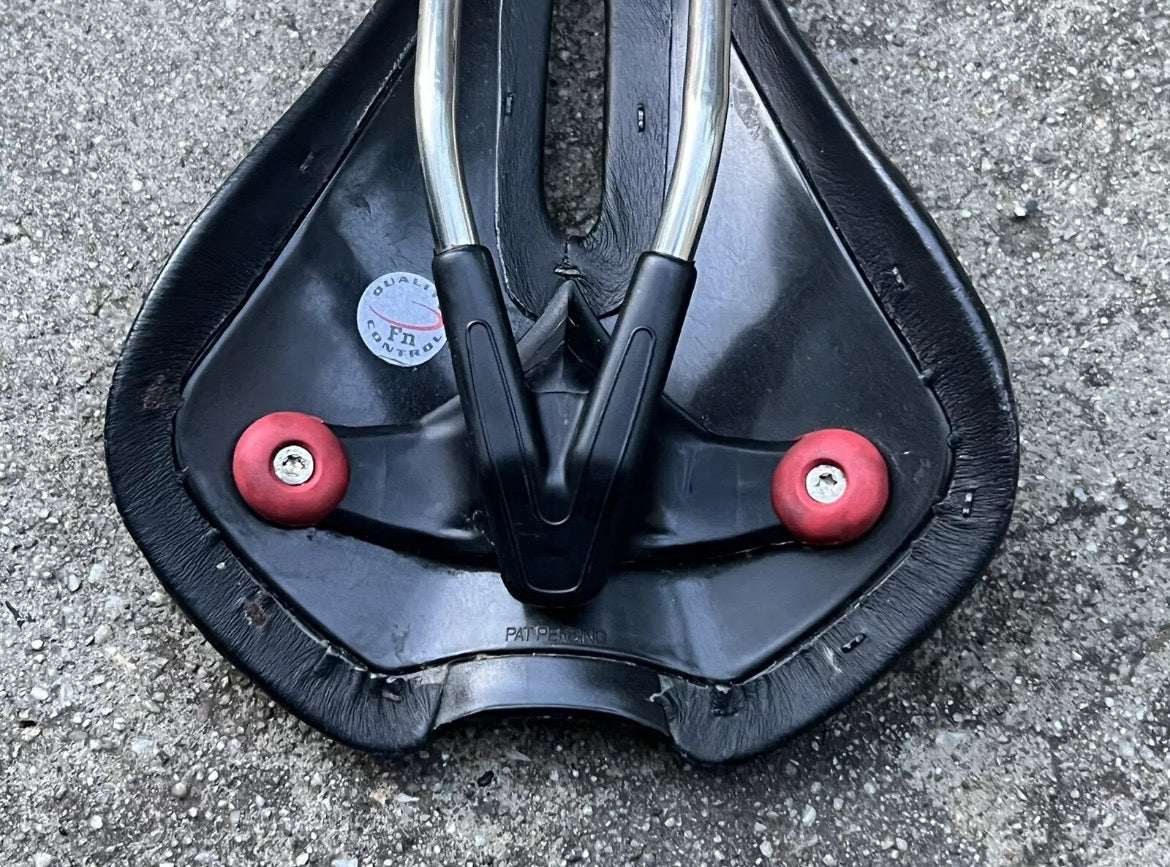 NICE Selle Italia Gel Flow Saddle Signo Carbon Titanium Black Road Racing 236g - Image 8