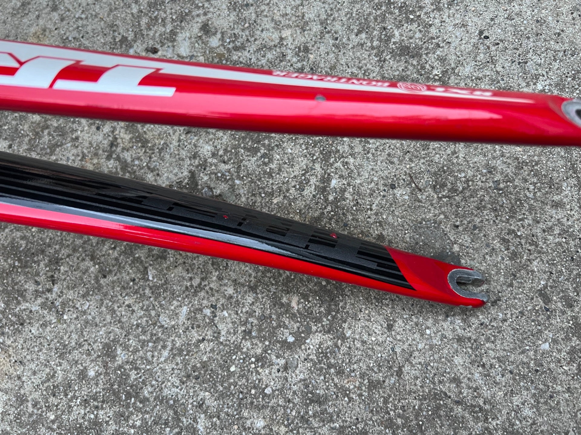 Trek RXL Bontrager 1 1/8” Tapered Carbon Fork Red White Aluminum Road Bike Race - Image 18