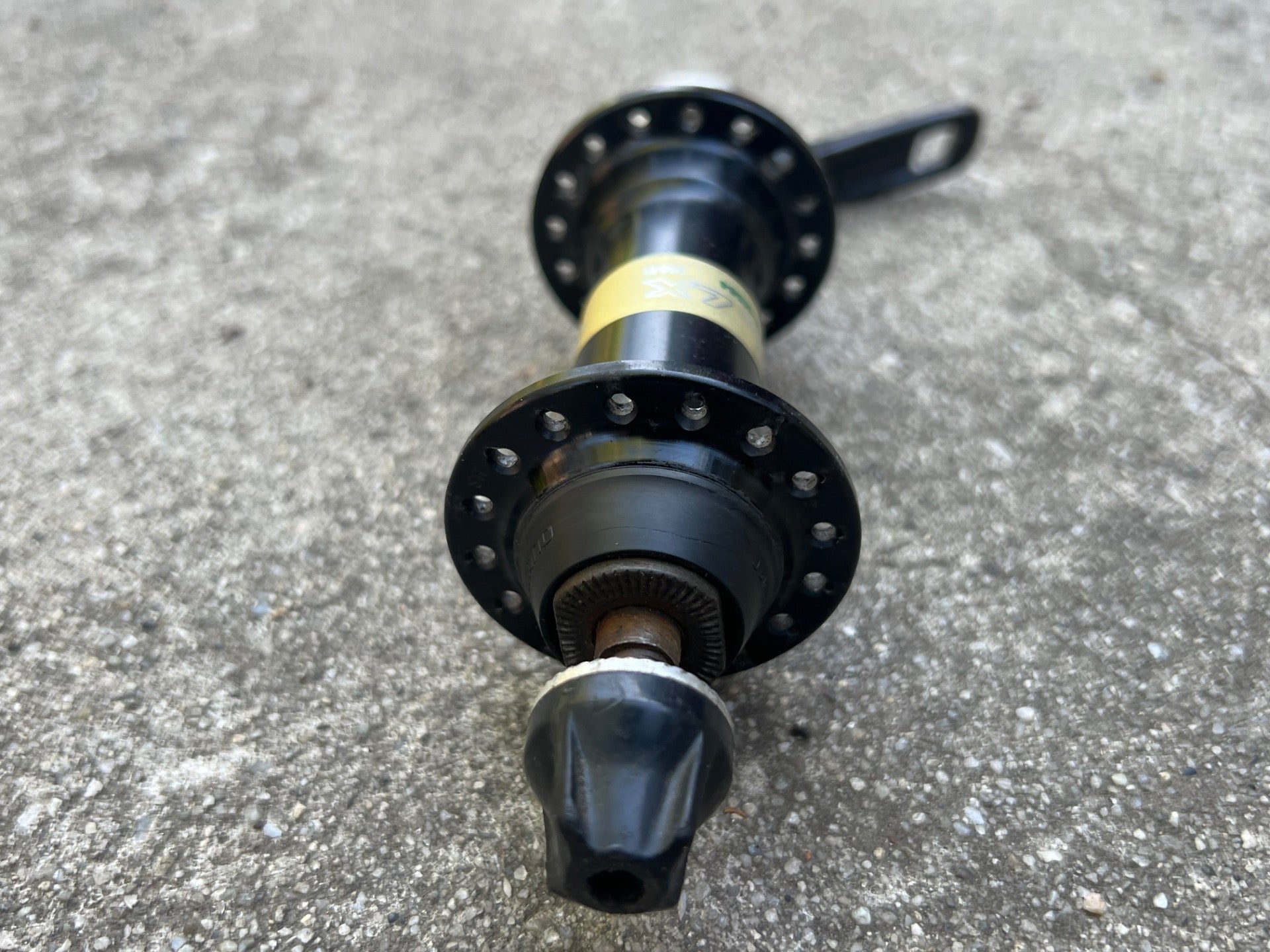 Shimano Deore LX 32H Hole HB-M564 Front Hub & Quick Release Vintage MTB Black  - Image 8