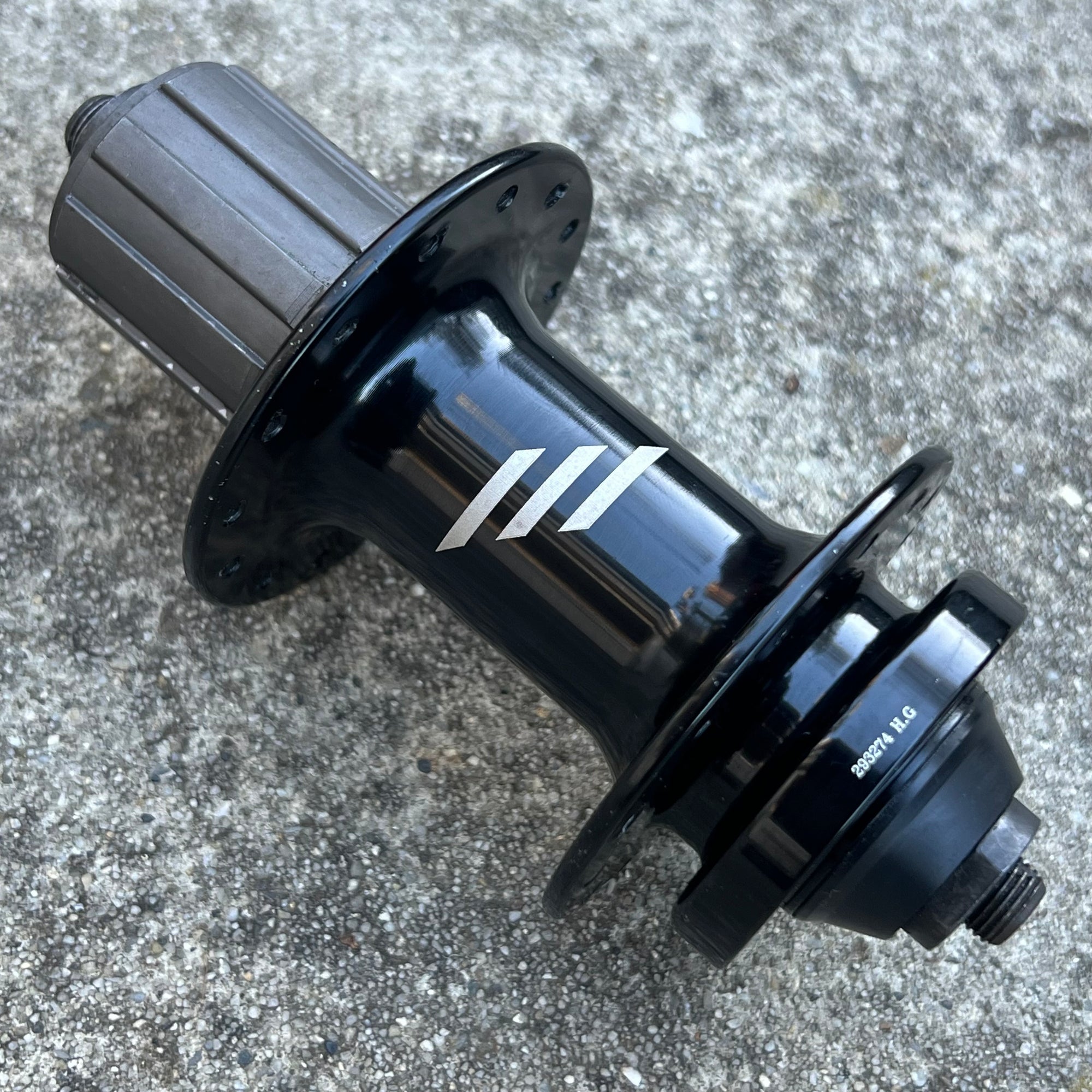Used Bontrager Select Rear Hub 8/9/10 Speed 135mm 28H Hole 6 Bolt Disc MTB Black-Bicycle Bin