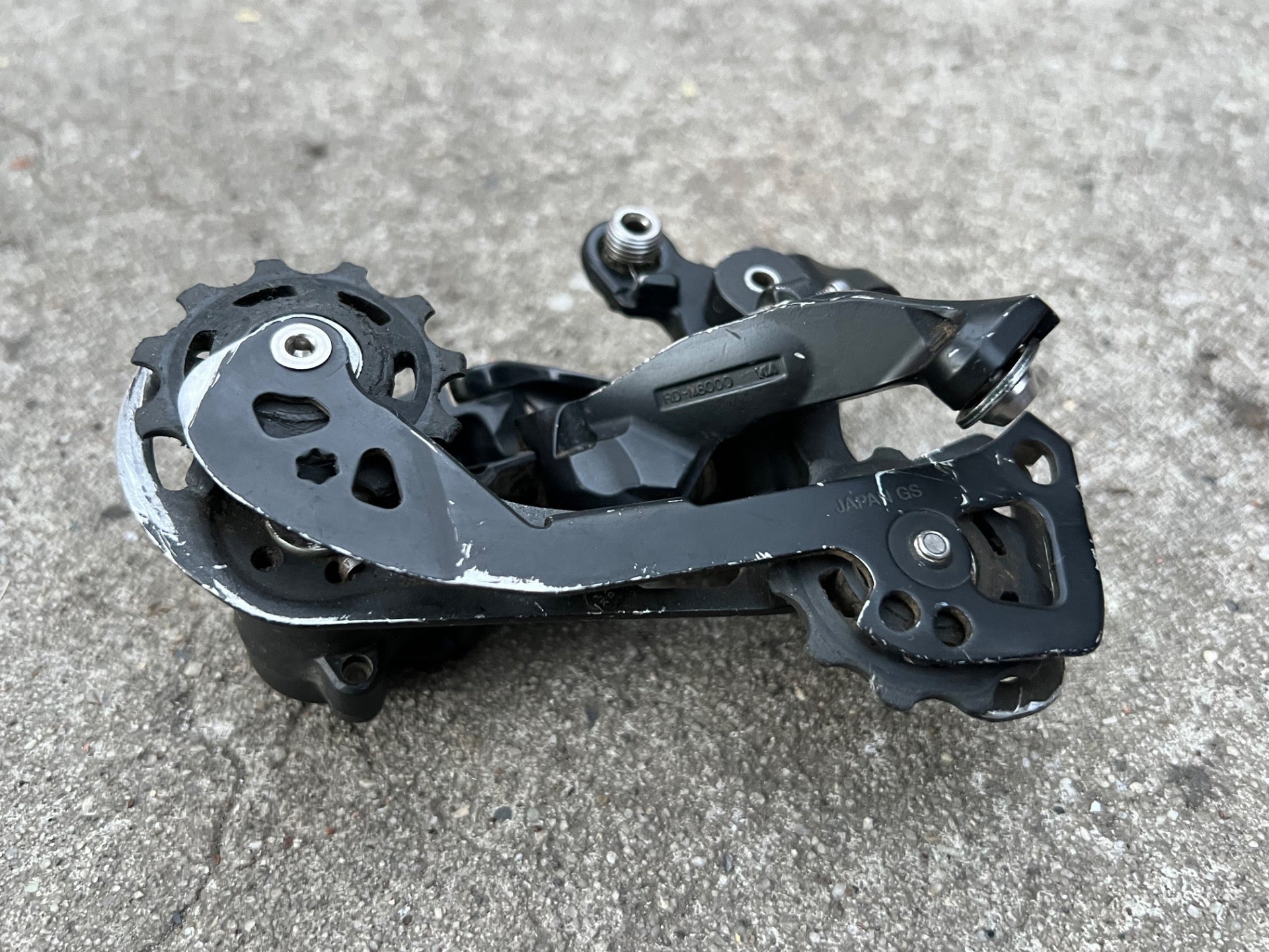 Shimano Deore XT M8000 GS 11 Speed Medium Cage Rear Derailleur Clutch Shadow  - Image 10