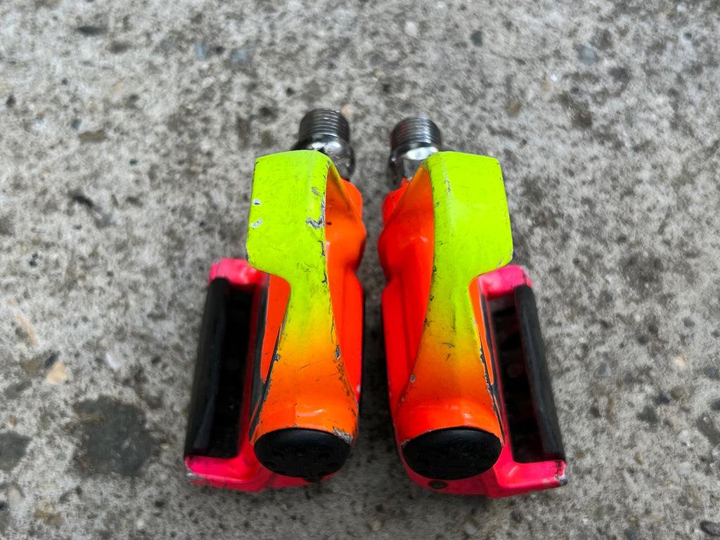 Look Carbon ARC PP76 Clipless Pedals Pink Orange Rainbow Neon Sunset Gatorfade - Image 9