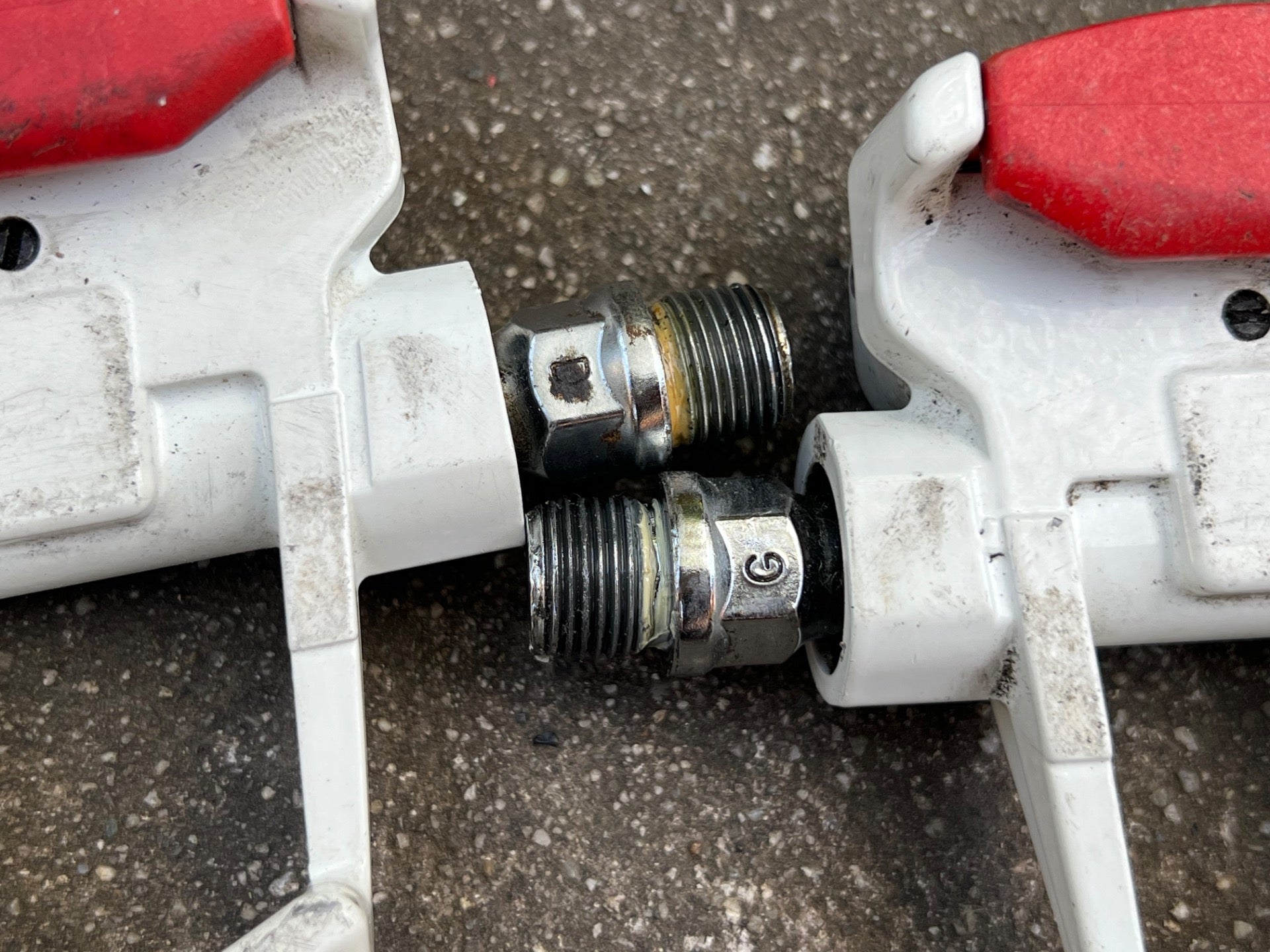 LOOK PP56 Delta Road Bike Clipless Pedals 9/16" CrMo Spindle 3 Bolt Red White TT - Image 9