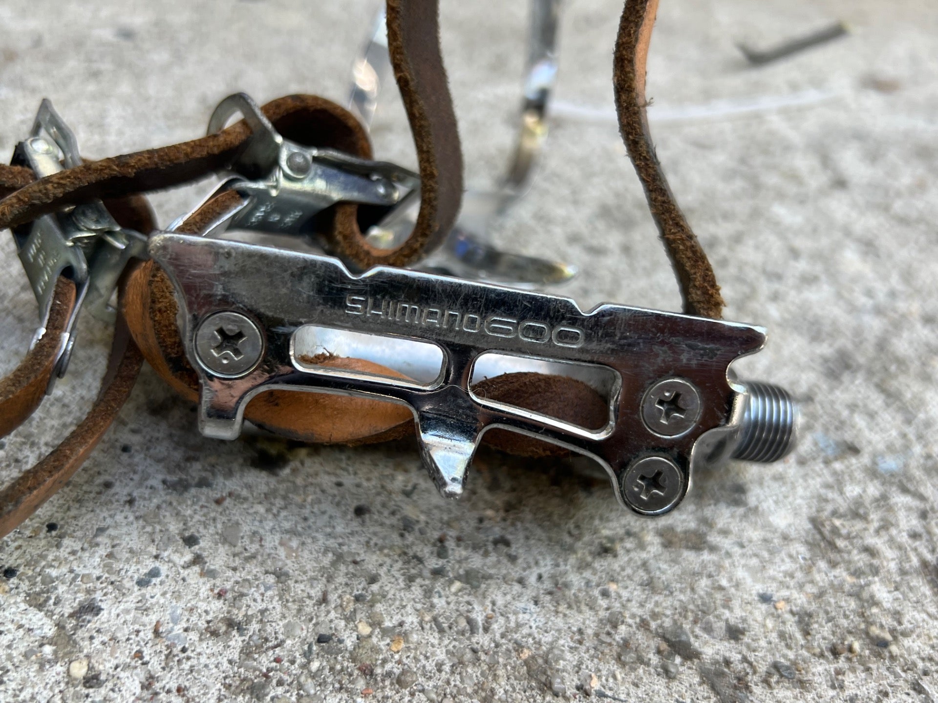 Shimano 600 PD-6207 Toe Clip Pedals W Toe Clips & Straps Vintage Touring Road   - Image 13