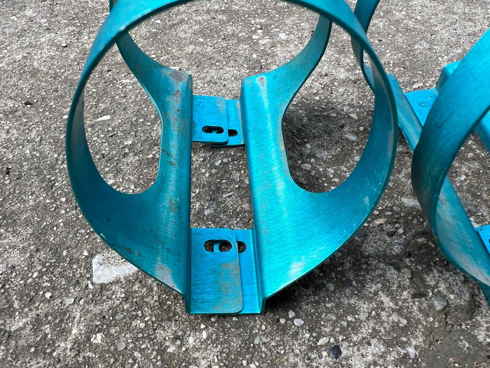 Ringle Bottle H20 Cages Blue Turquoise Anodized Pair 1990s Vintage Retro MTB  - Image 9