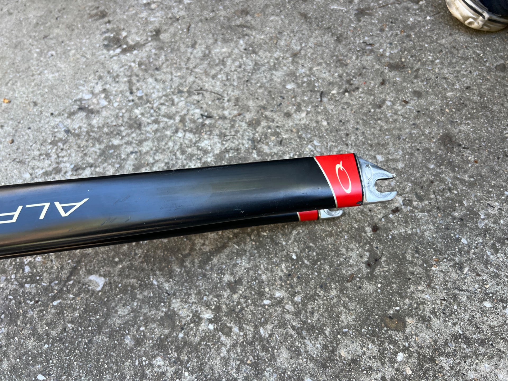 Alpha Q GS-20 Fork 700c 1 1/8” 9.75in Threadless Carbon Black Red Road Bike  - Image 13