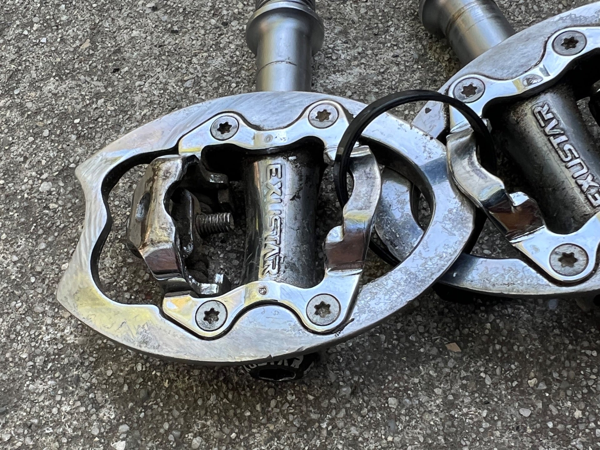 Exustar Clipless Pedals Gravel Road Bike SPD Silver Chrome Gray 9/16” - Image 9