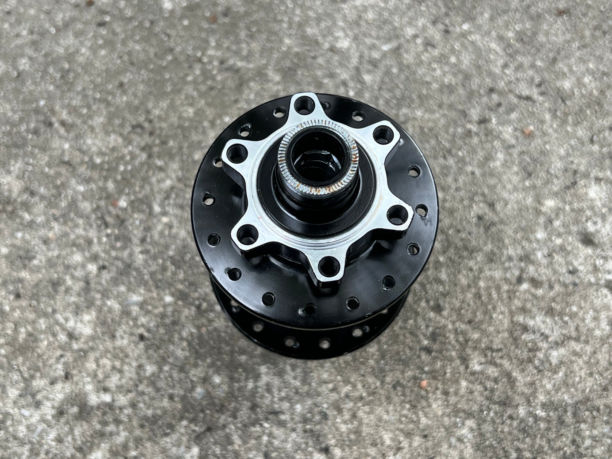 Sunrace Rear Hub 12x142mm 32H  8/9/10 Speed Shimano 6 Bolt Disc Mountain Bike Black