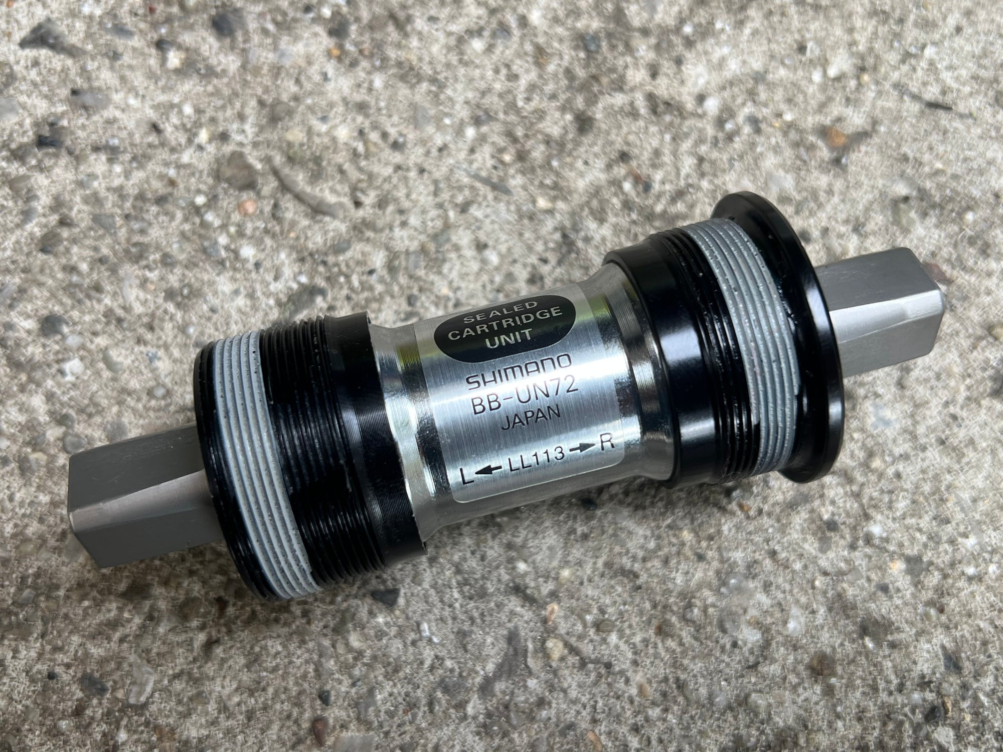 NOS NEW Shimano Deore XT 113x68mm BB-UN72 Square Taper Bottom Bracket English