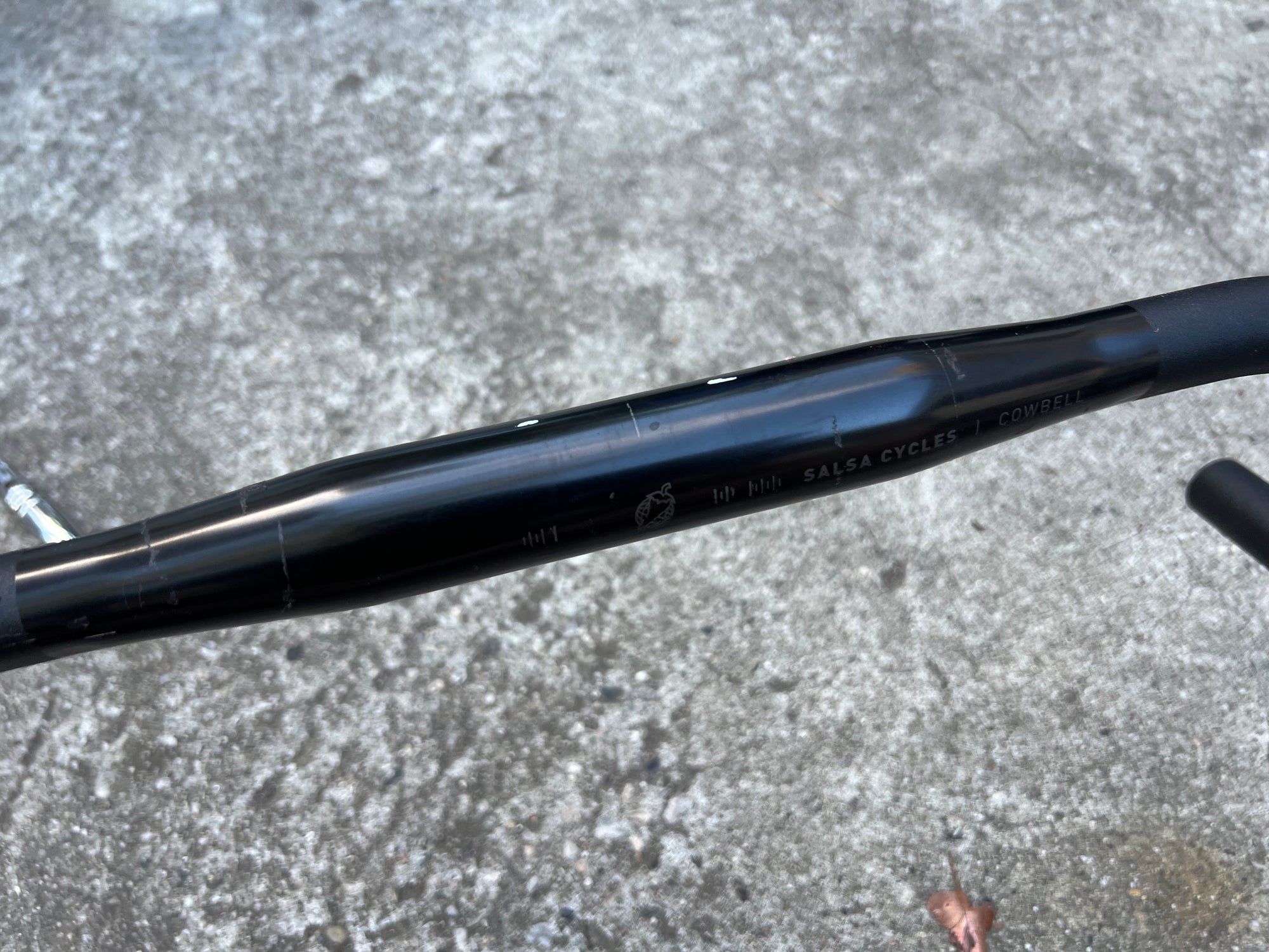 Salsa Cowbell 31.8x475mm 47.5cm Black Aluminum Flared Gravel Drop Bar