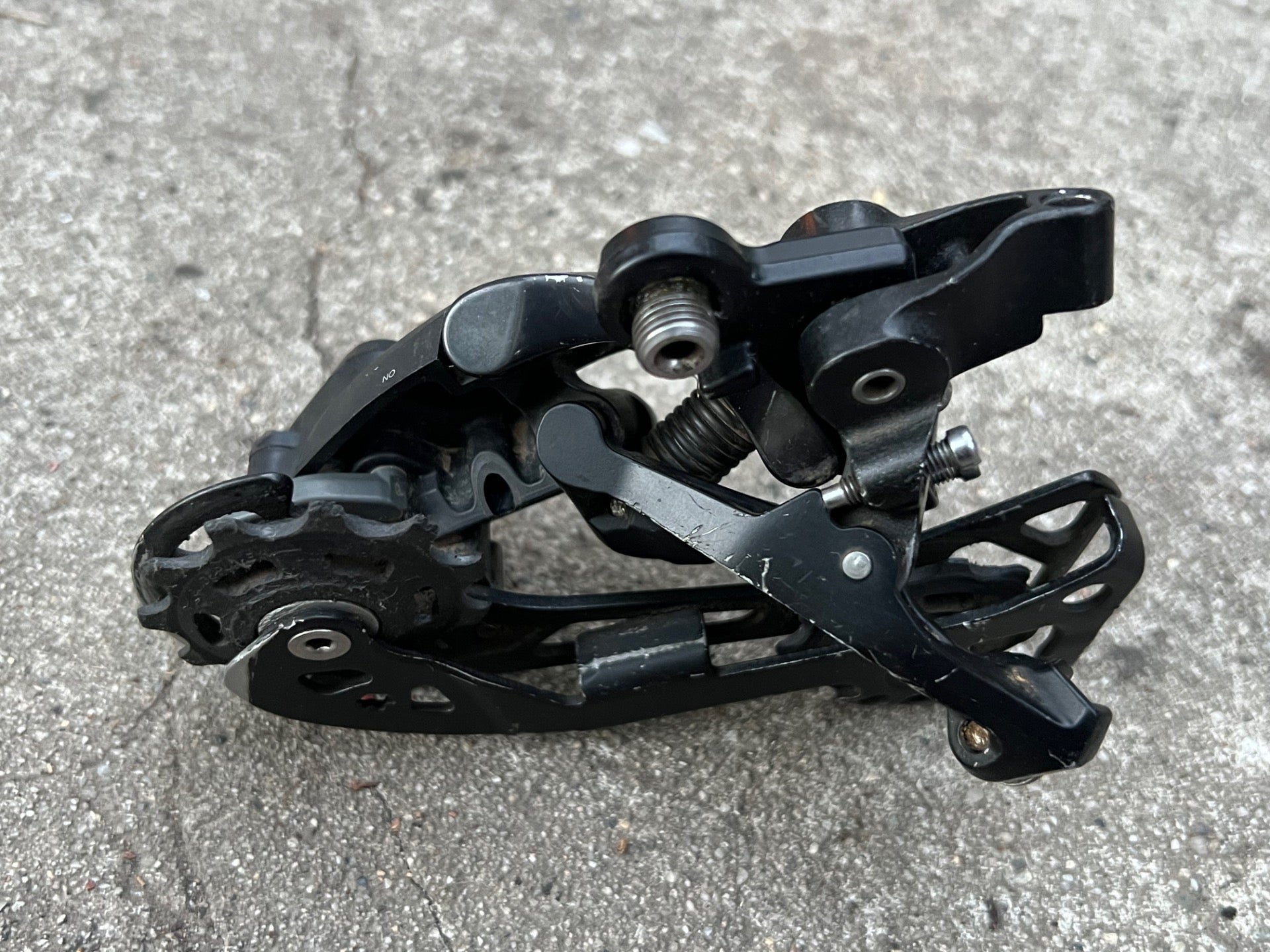 Shimano Deore XT M8000 GS 11 Speed Medium Cage Rear Derailleur Clutch Shadow  - Image 11