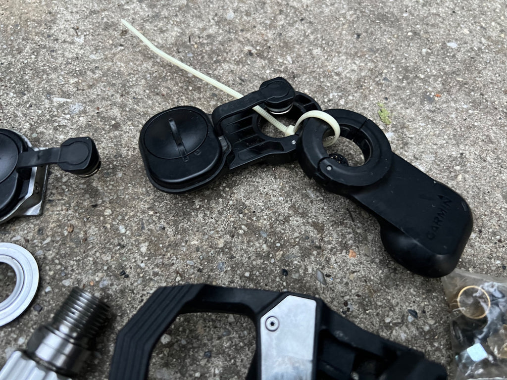 Garmin Vector PR 3 Clipless Pedals Power Meter Plus Spare Parts Black Road  - Image 15