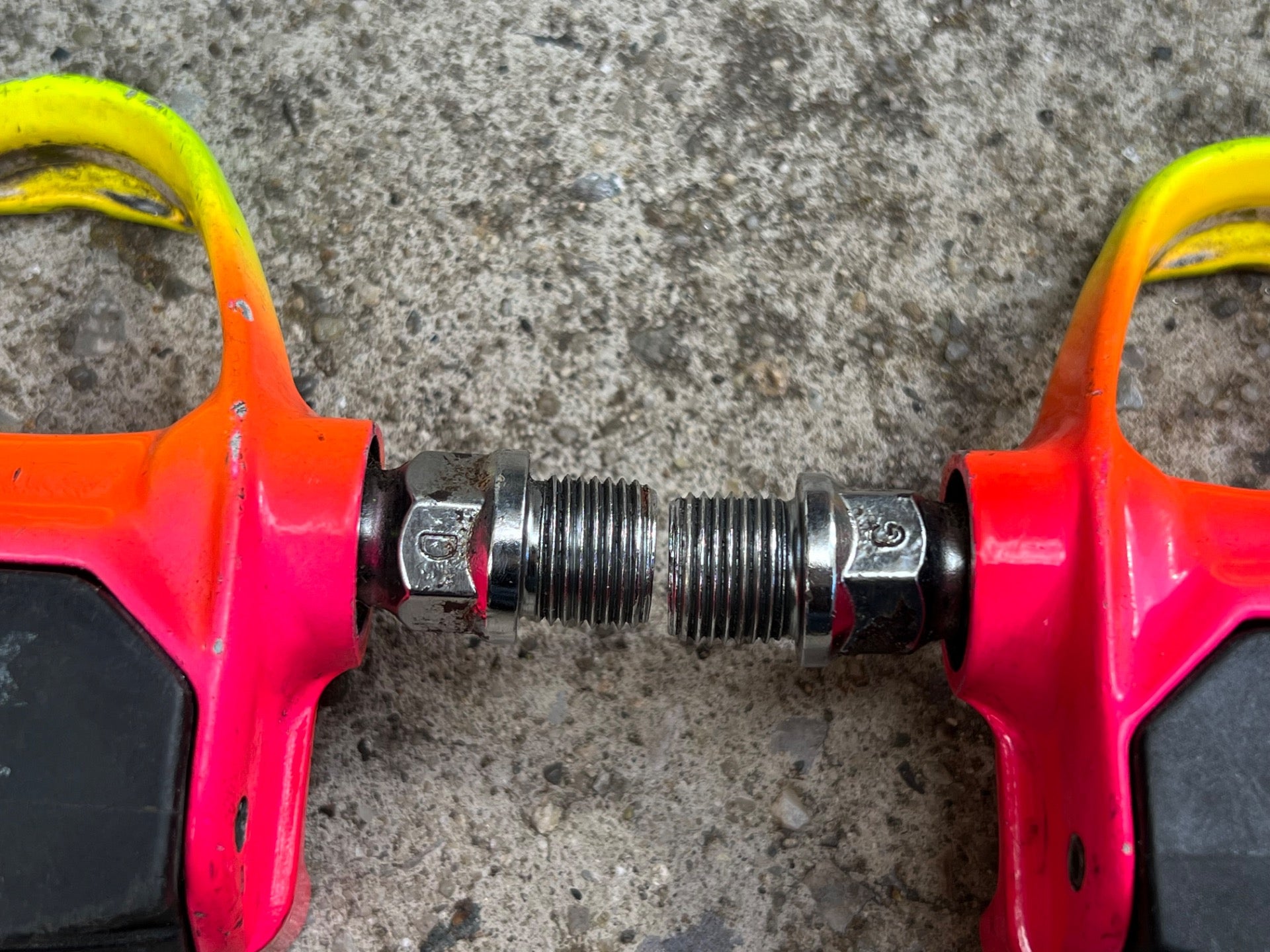 Look Carbon ARC PP76 Clipless Pedals Pink Orange Rainbow Neon Sunset Gatorfade - Image 10