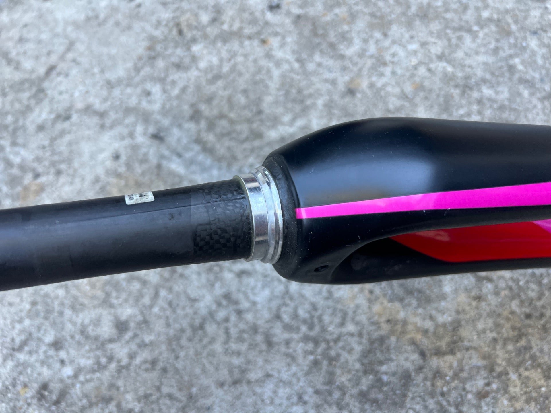 Specialized Carbon Fork 1 1/8” to 1 1/4” Tapered Threadless 8.5in Black Red Pink - Image 17