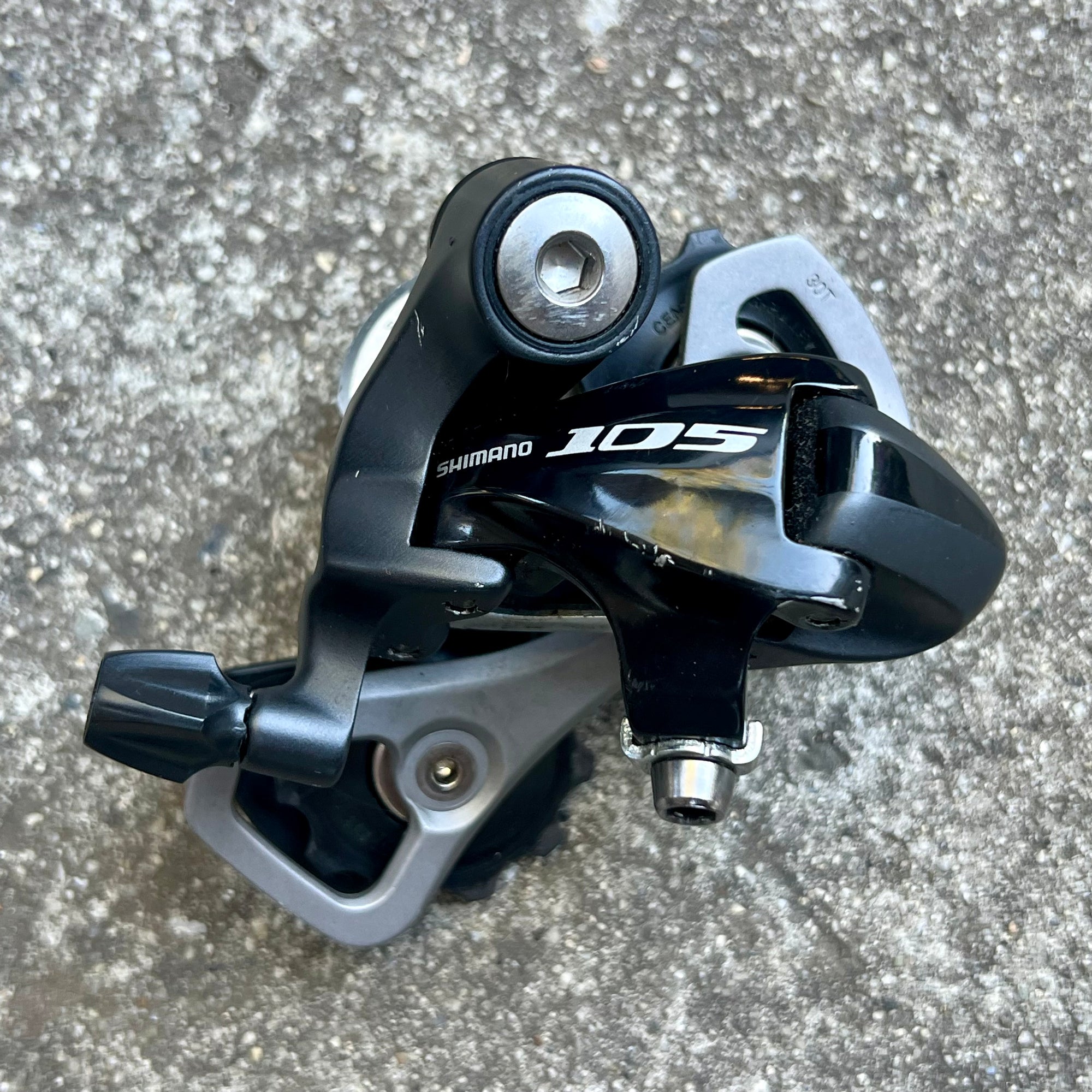 Shimano 105 RD-5700 Short Cage 10 Speed Rear Derailleur Road Bike Black
