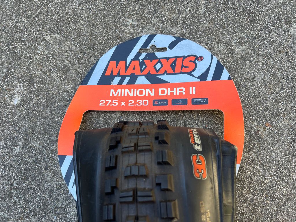 Maxxis Minion DHR II 2 27.5x2.30 650B Rear Mountain Bike Tire Black Tubeless Folding