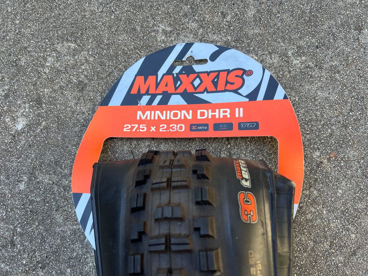 Maxxis Minion DHR II 2 27.5x2.30 650B Rear Mountain Bike Tire Black Tubeless Folding