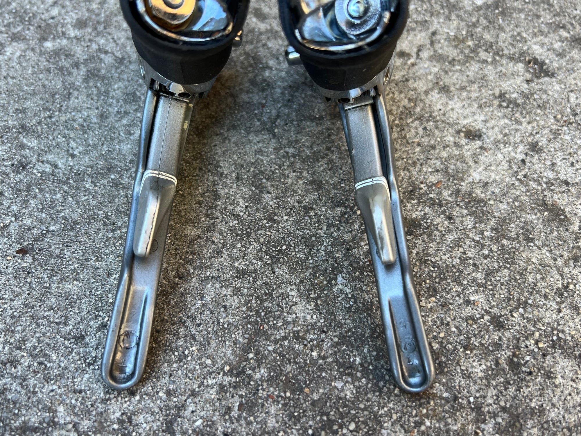 Shimano Ultegra 600 ST-6400 2x8 Speed Road Bike Shifters Brifters Brake Levers