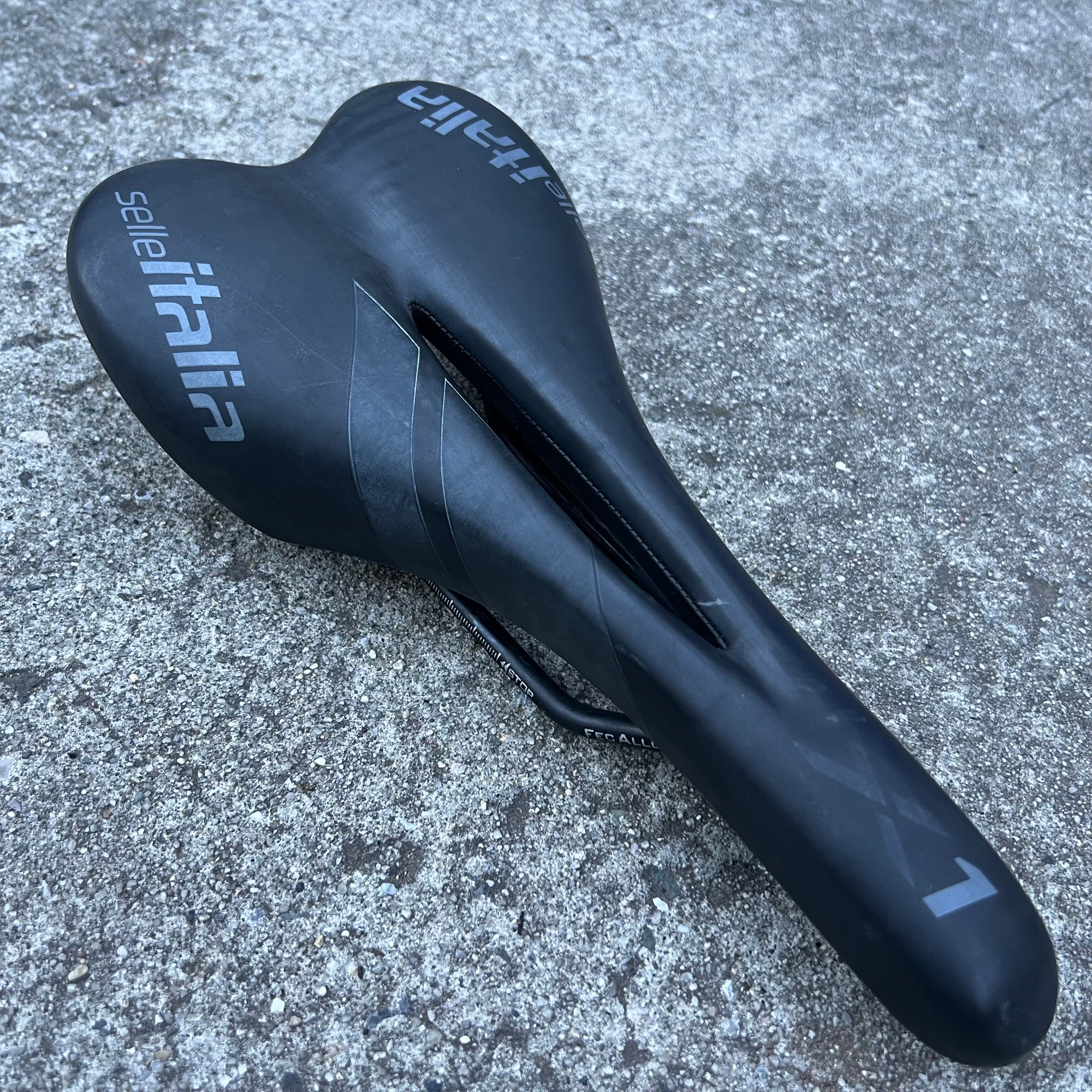 Selle Italia X1 Saddle Black MTB Mountain Road Gravel Bike 280x130mm