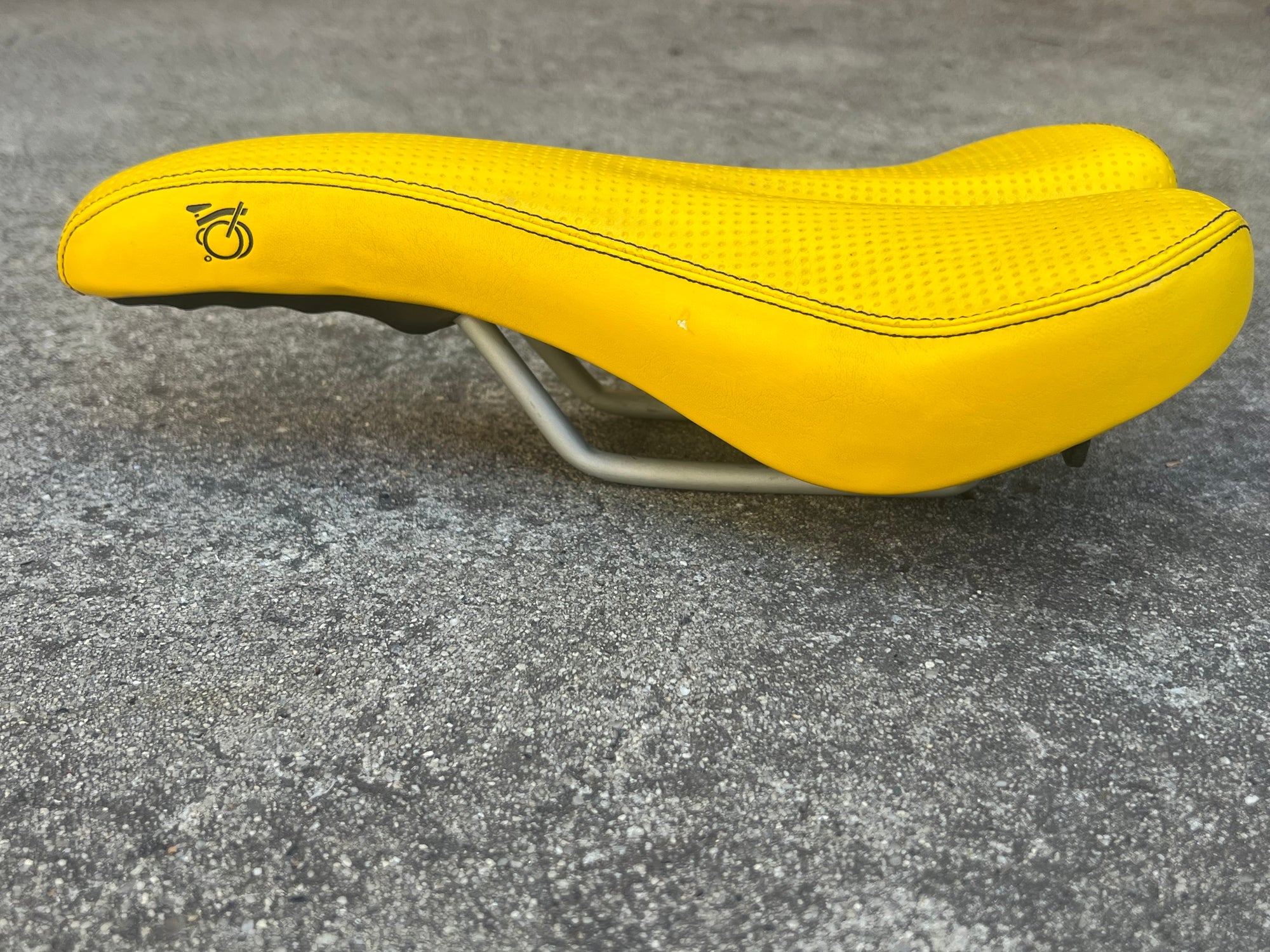 Brompton Yellow Comfort Saddle Folding Bike Commuter Hollow Cr-Mo Rails Hybrid