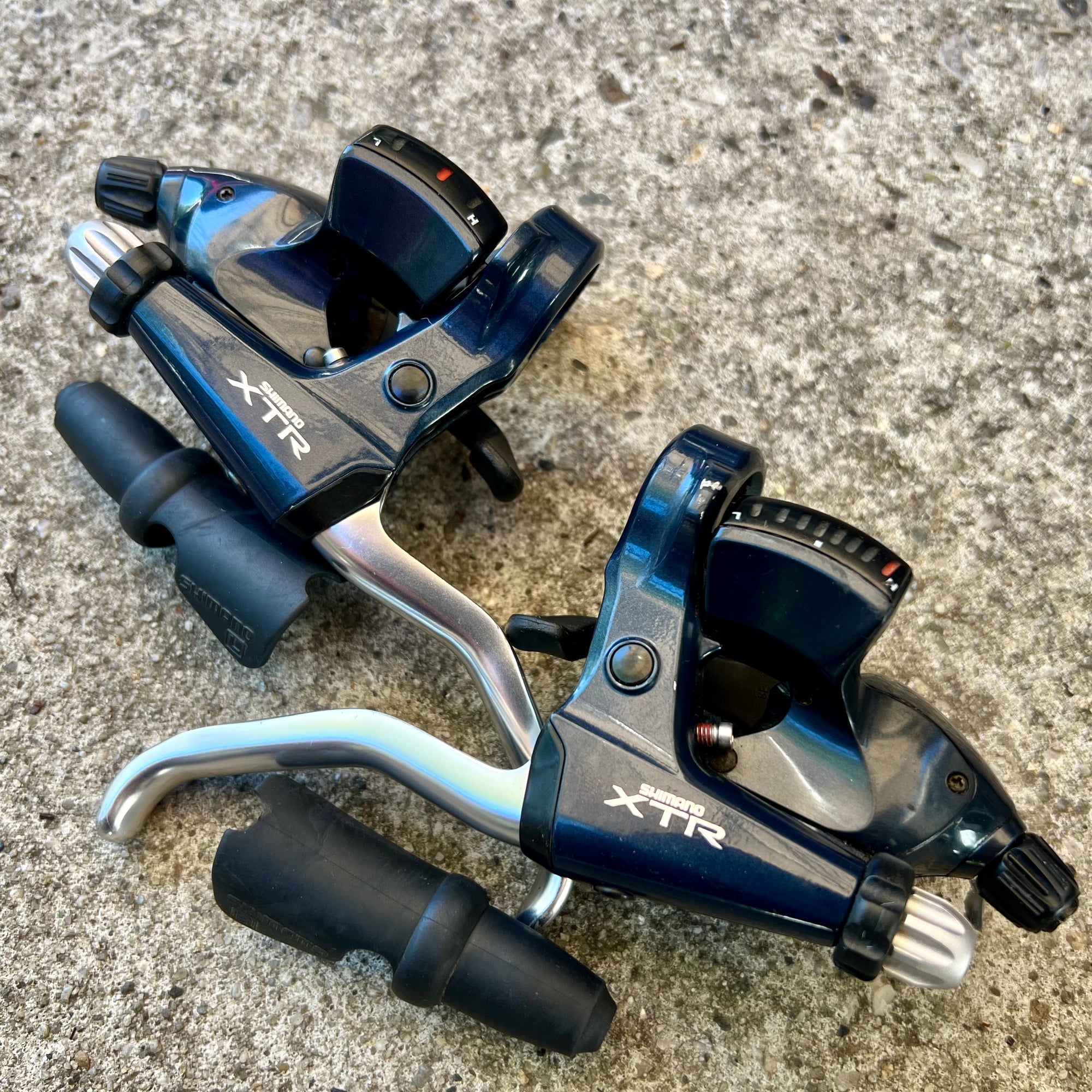 MINT Shimano XTR ST-M900 Brake & Shifter Combo Shifters 3x8 Speed Cantilever MTB 9.5/10