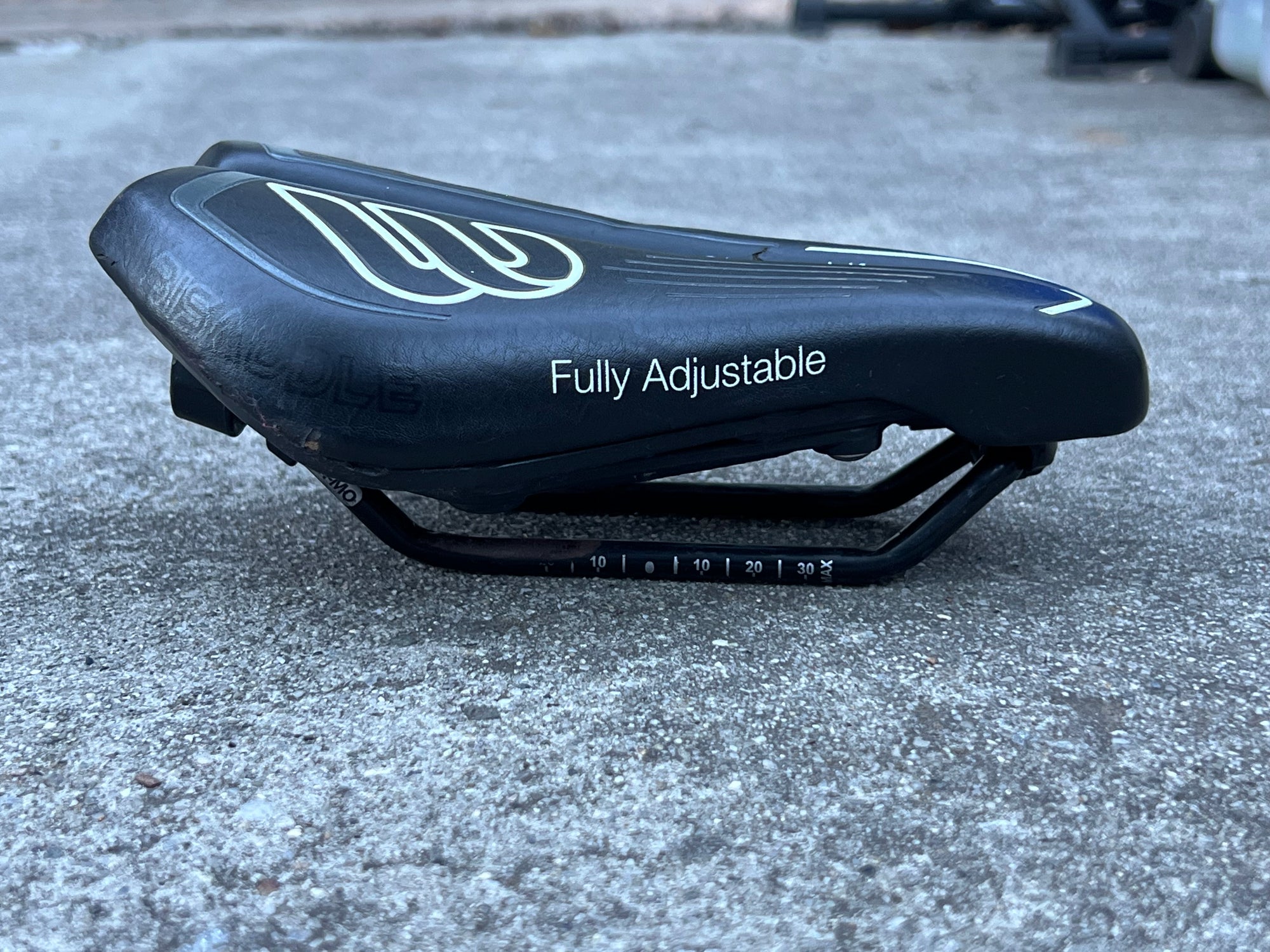 BiSaddle Shapeshifter Saddle Triathlon Tri Racing Road Bike Black