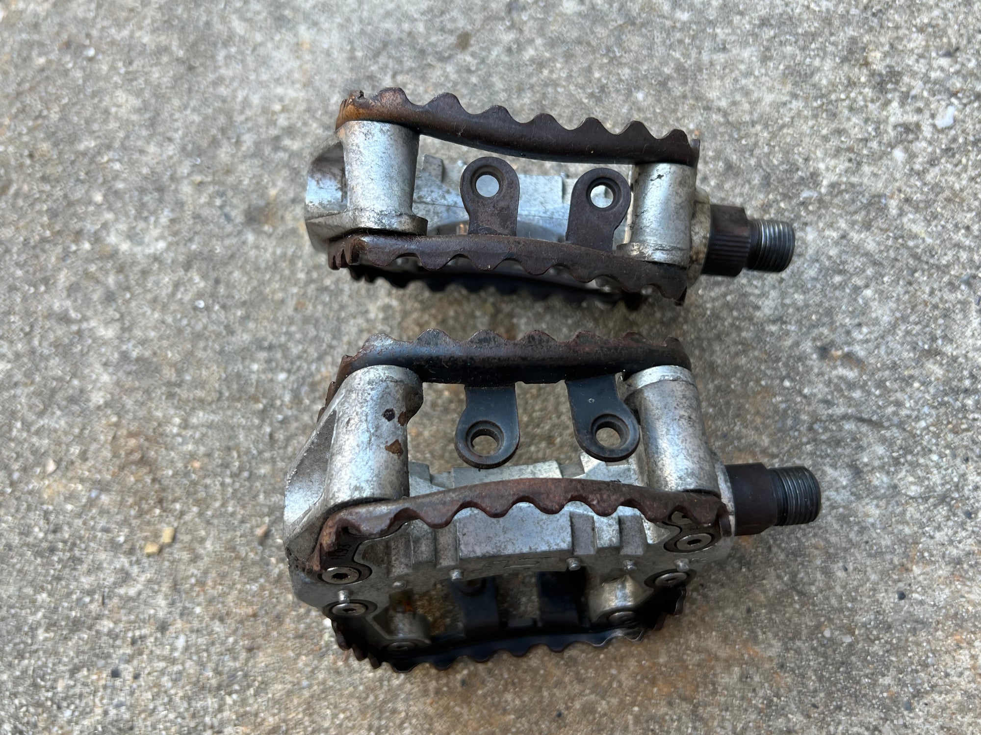 GT Pro Elite BMX Pedals 9/16” Vintage Silver Gray OG Platform