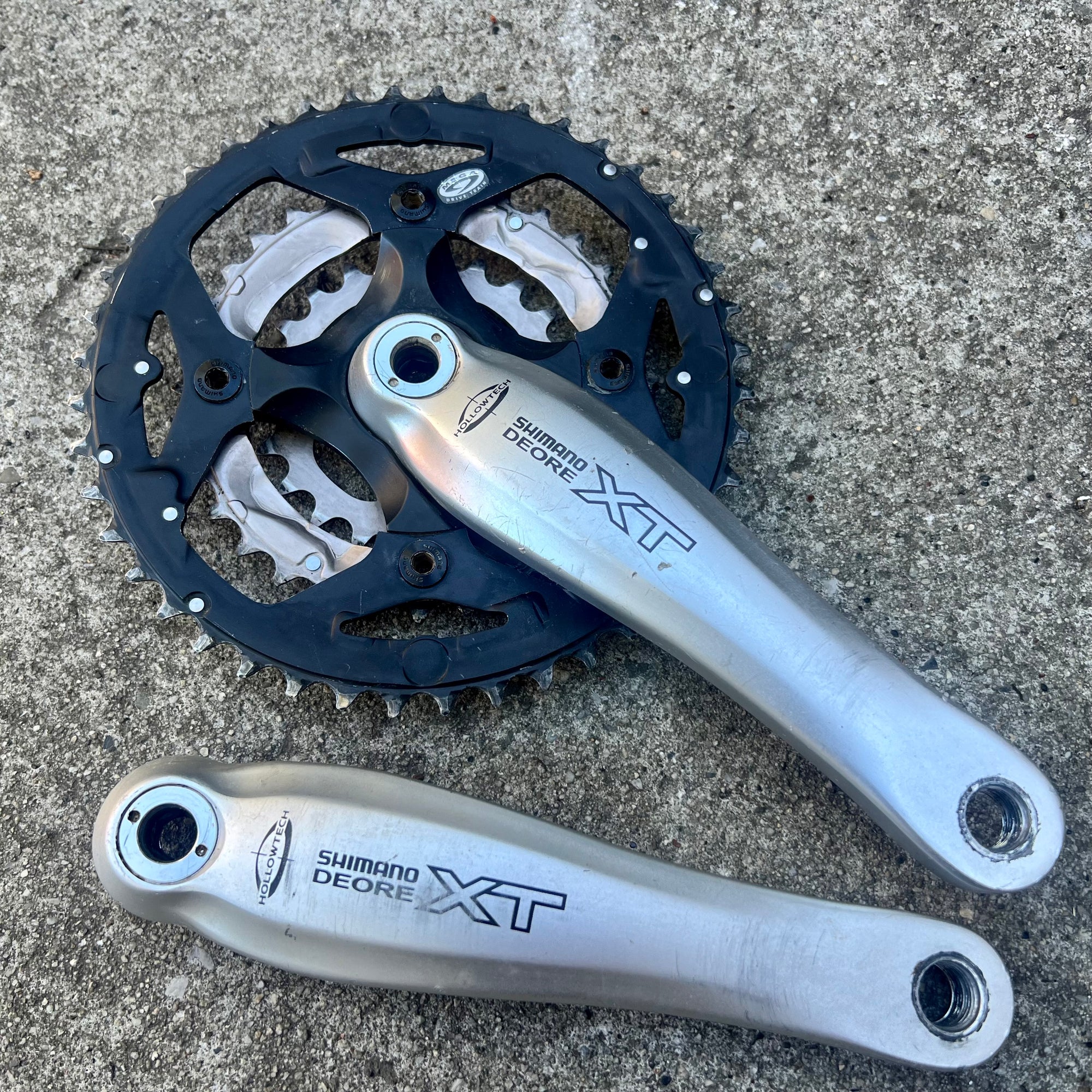 Shimano Deore XT FC-M752 Octalink V2 175mm 22-32-44 Triple MTB Crankset