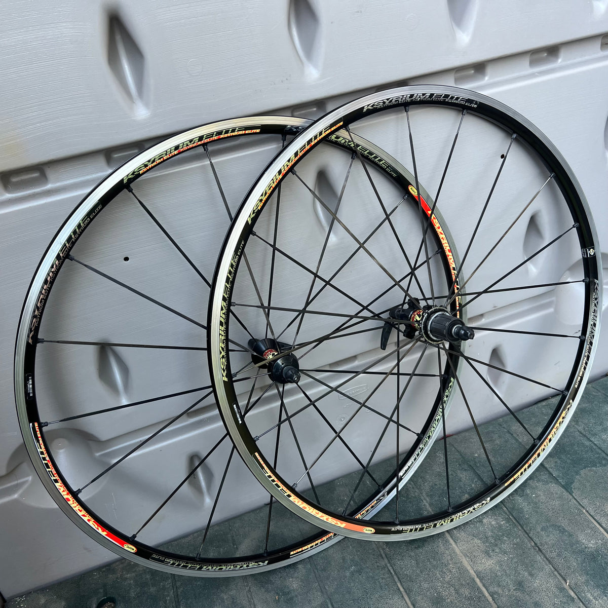 Mavic Ksyrium Elite 700c Clincher 8/9/10/11 Speed Shimano Black Road Wheelset Wheels