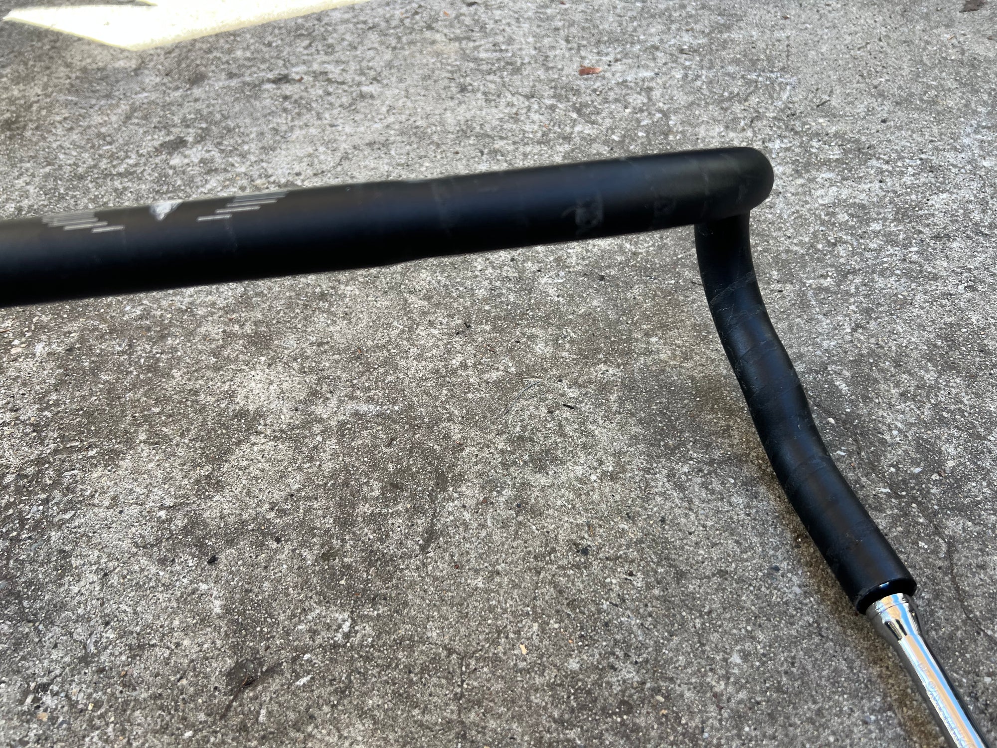 Salsa Moto Ace Bell Lap 26.0x460mm Flared Aluminum Black Drop Bars Road