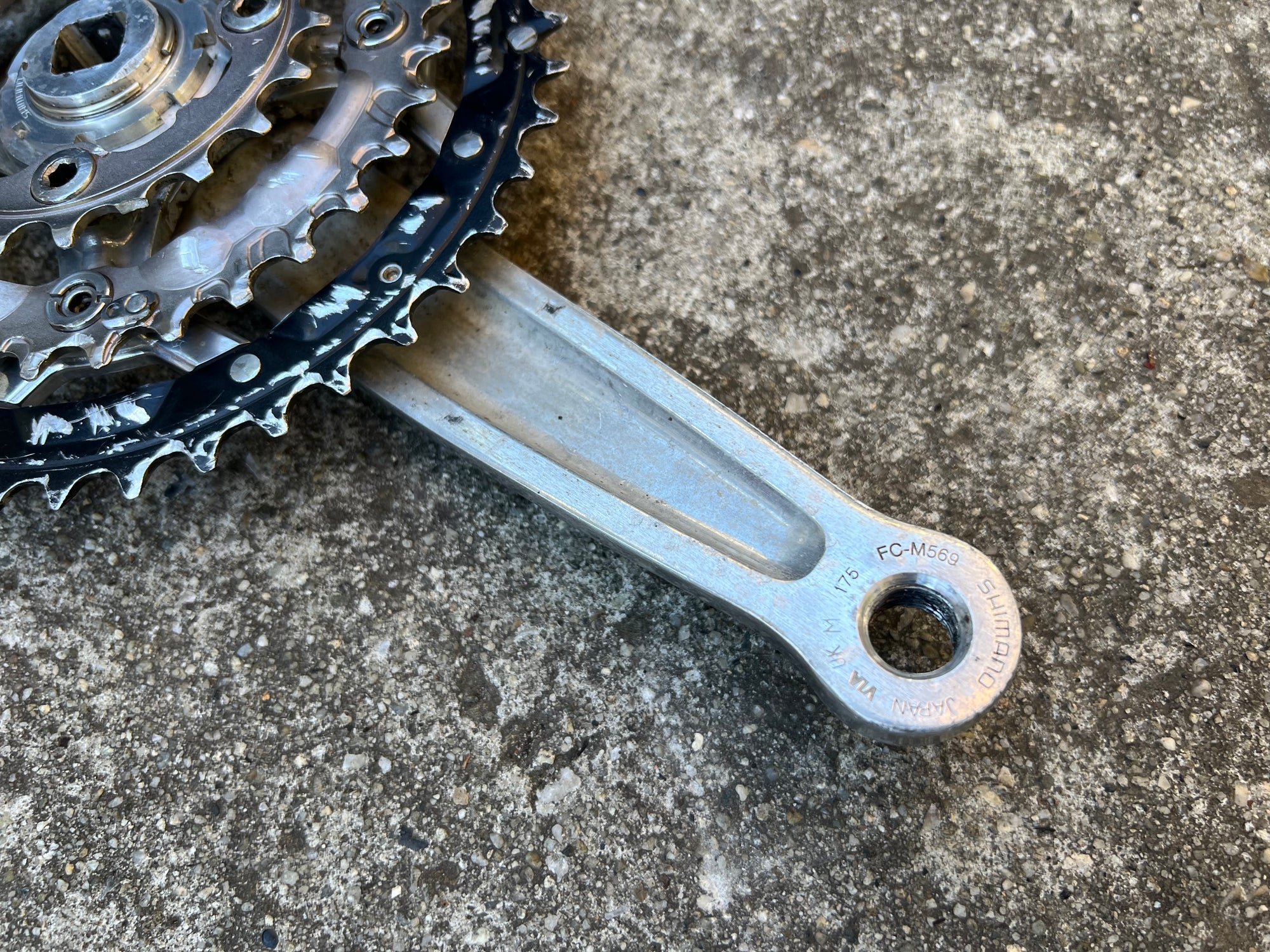 Shimano Deore LX FC-M569 175mm 42-32-22 Triple Square Taper Crankset