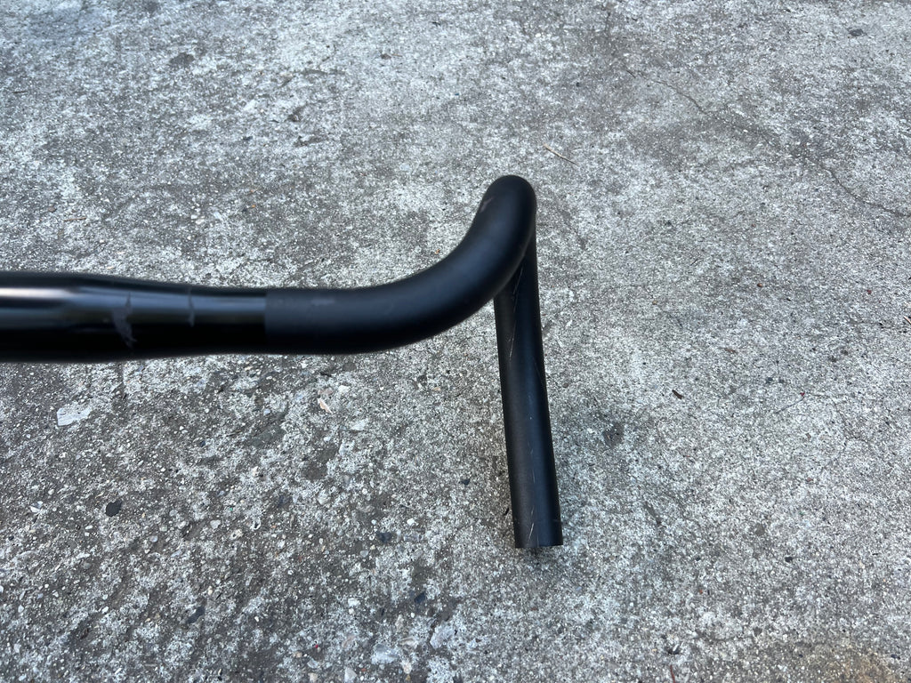 Salsa Cowbell 31.8x475mm 47.5cm Black Aluminum Flared Gravel Drop Bar