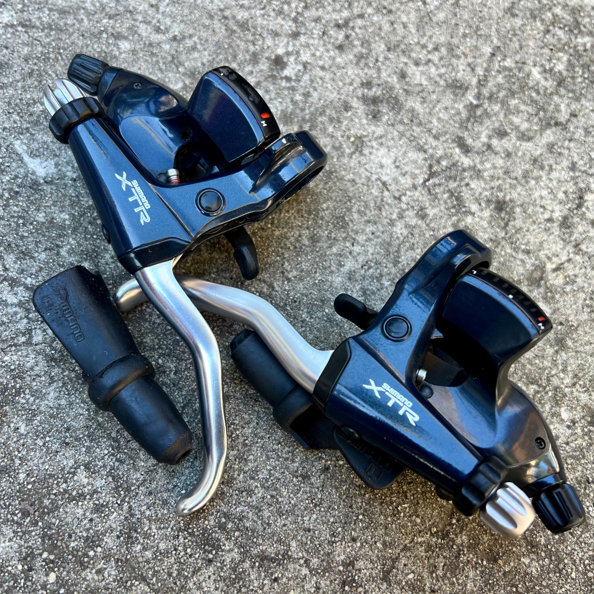 Shimano XTR ST-M900 Brake & Shifter Combo Shifters 3x8 Speed Cantilever MTB 9/10