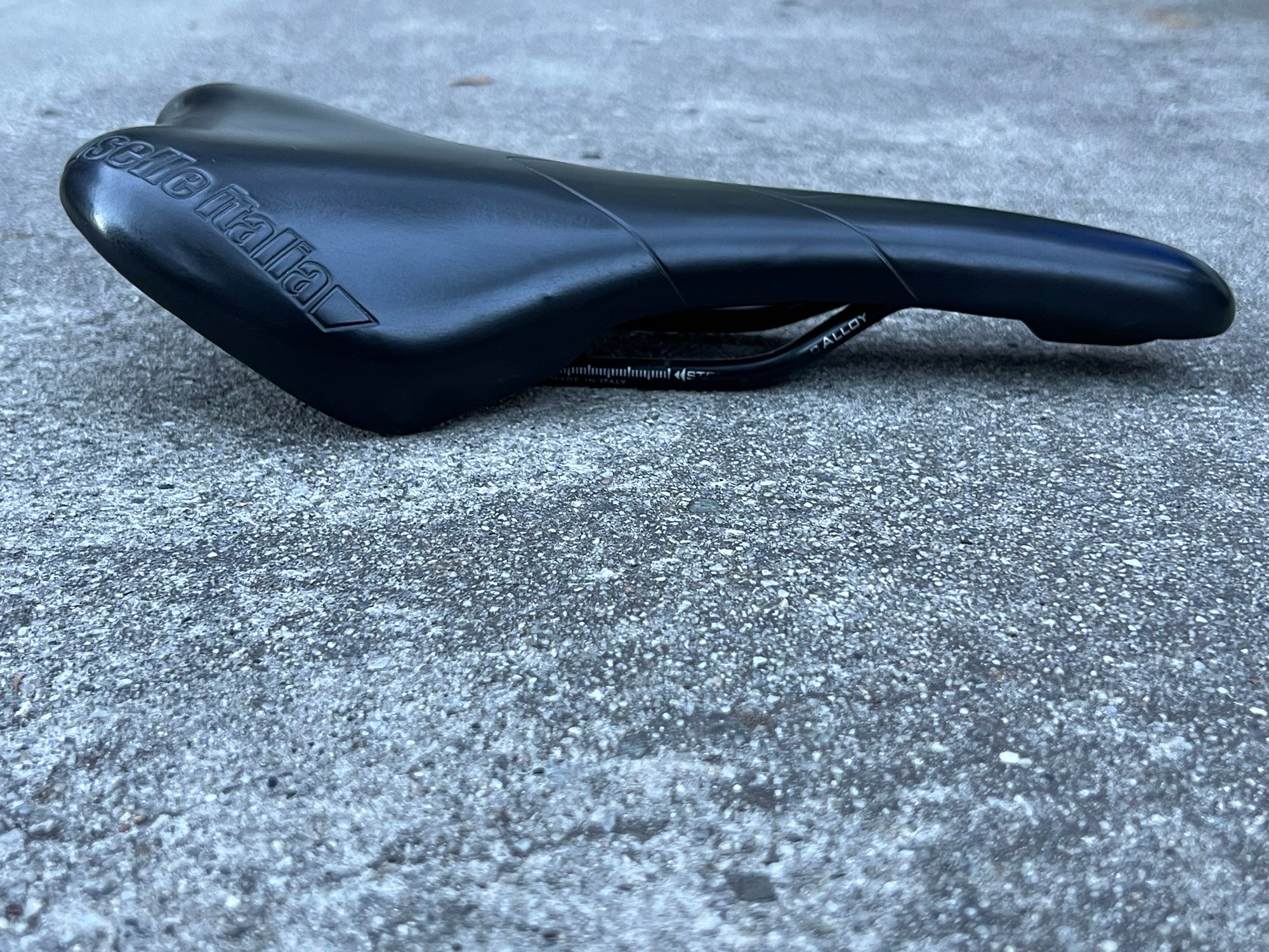 Selle Italia 275x130mm Black Saddle Road Mountain Bike Gravel Black Steel Rails