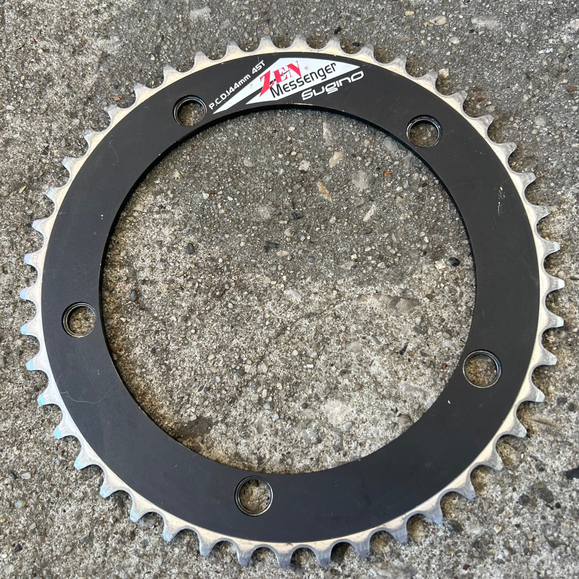 Sugino Zen Messenger 1/8” 144 BCD 45T 5 Bolt Track Chainring Black Fixie